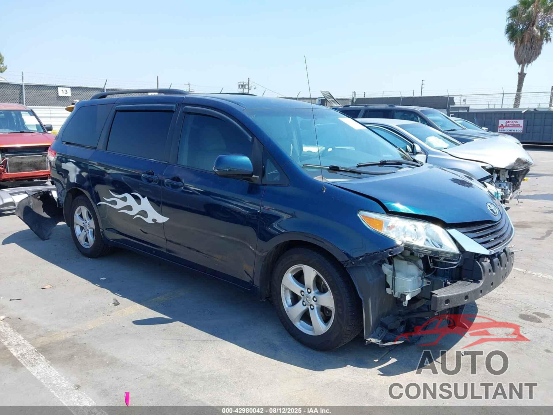 TOYOTA SIENNA 2011 - 5TDKK3DC4BS132249