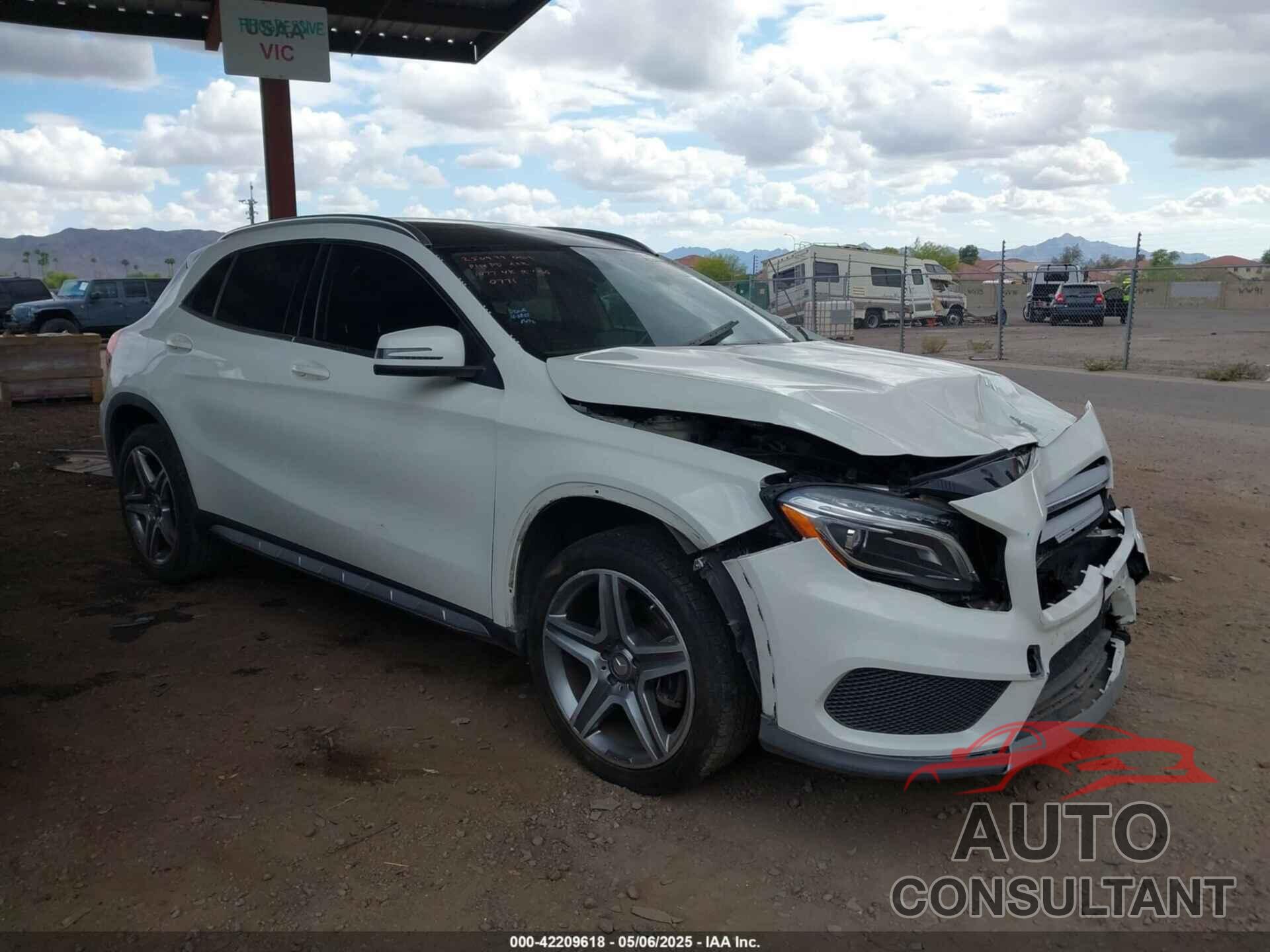 MERCEDES-BENZ GLA 250 2015 - WDCTG4GB8FJ070771