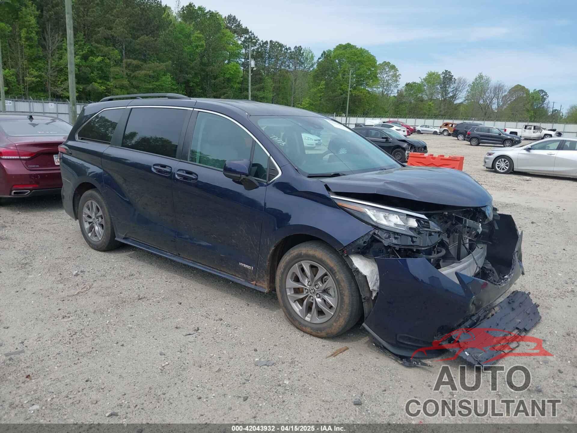 TOYOTA SIENNA 2021 - 5TDKRKEC4MS024401