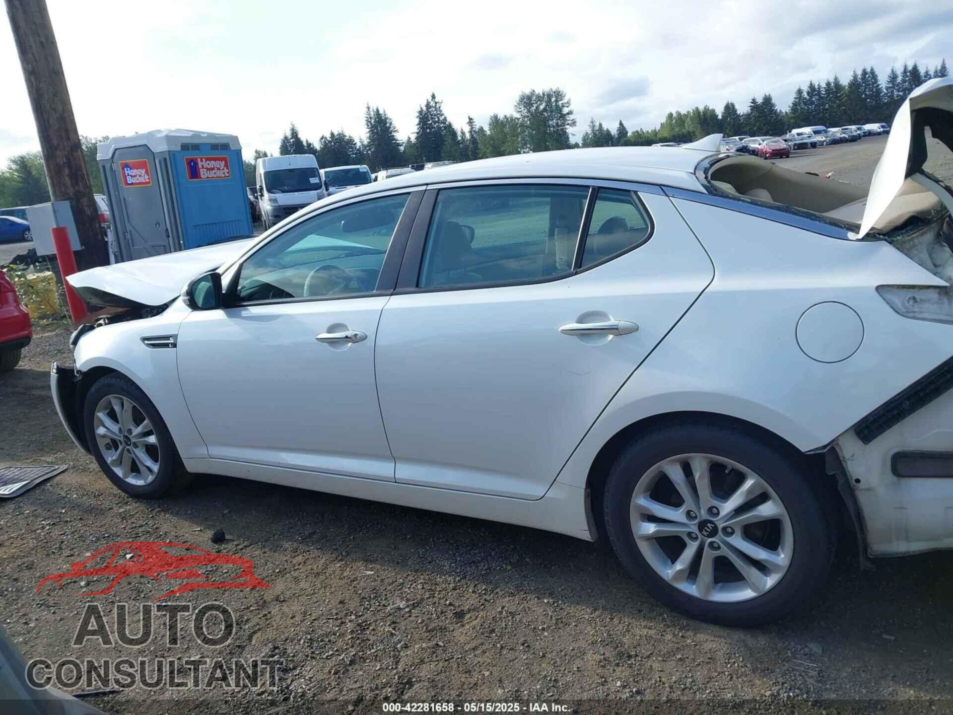 KIA OPTIMA 2011 - KNAGN4A73B5119084