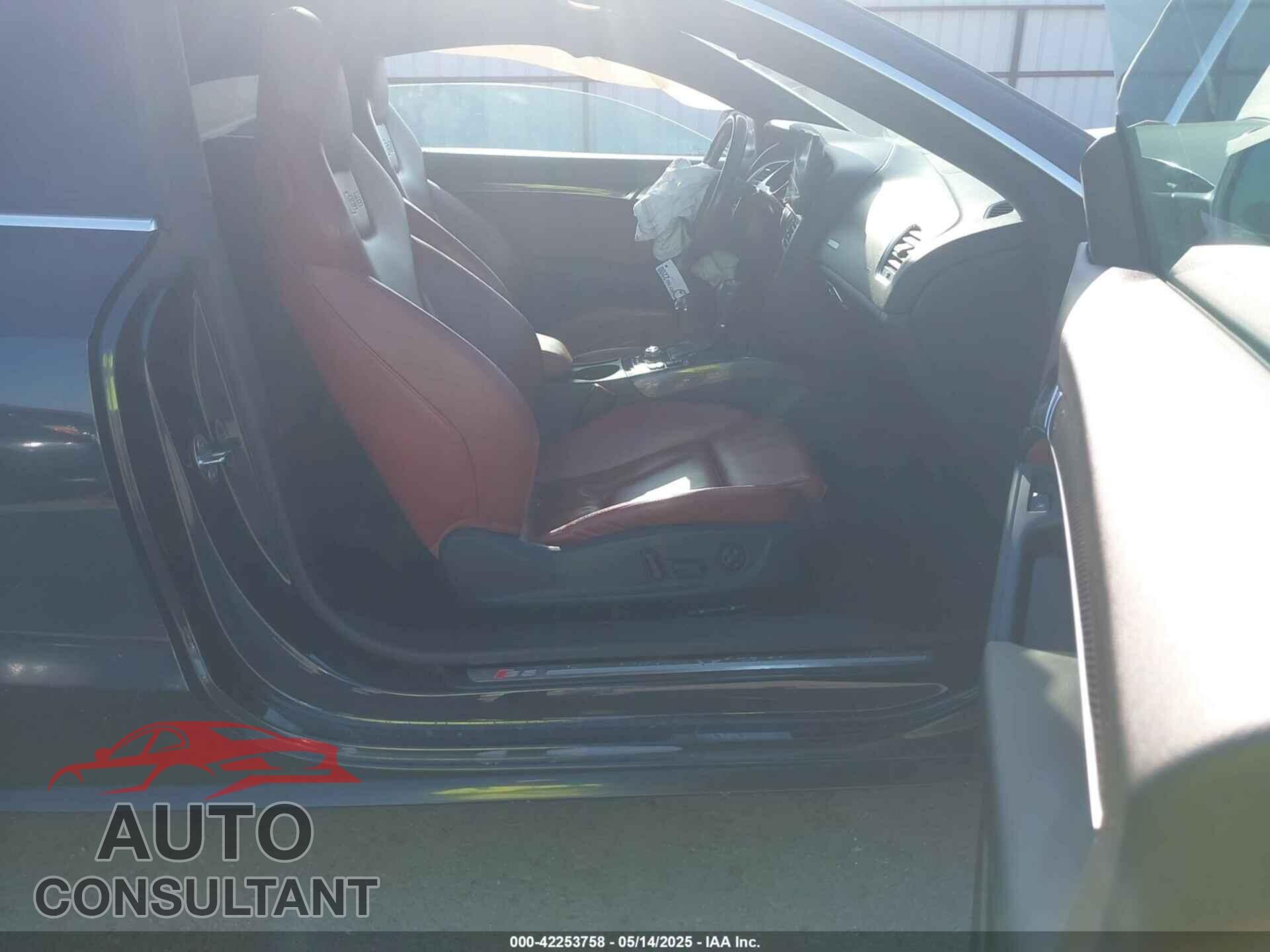 AUDI S5 2012 - WAUCVAFR6CA032117
