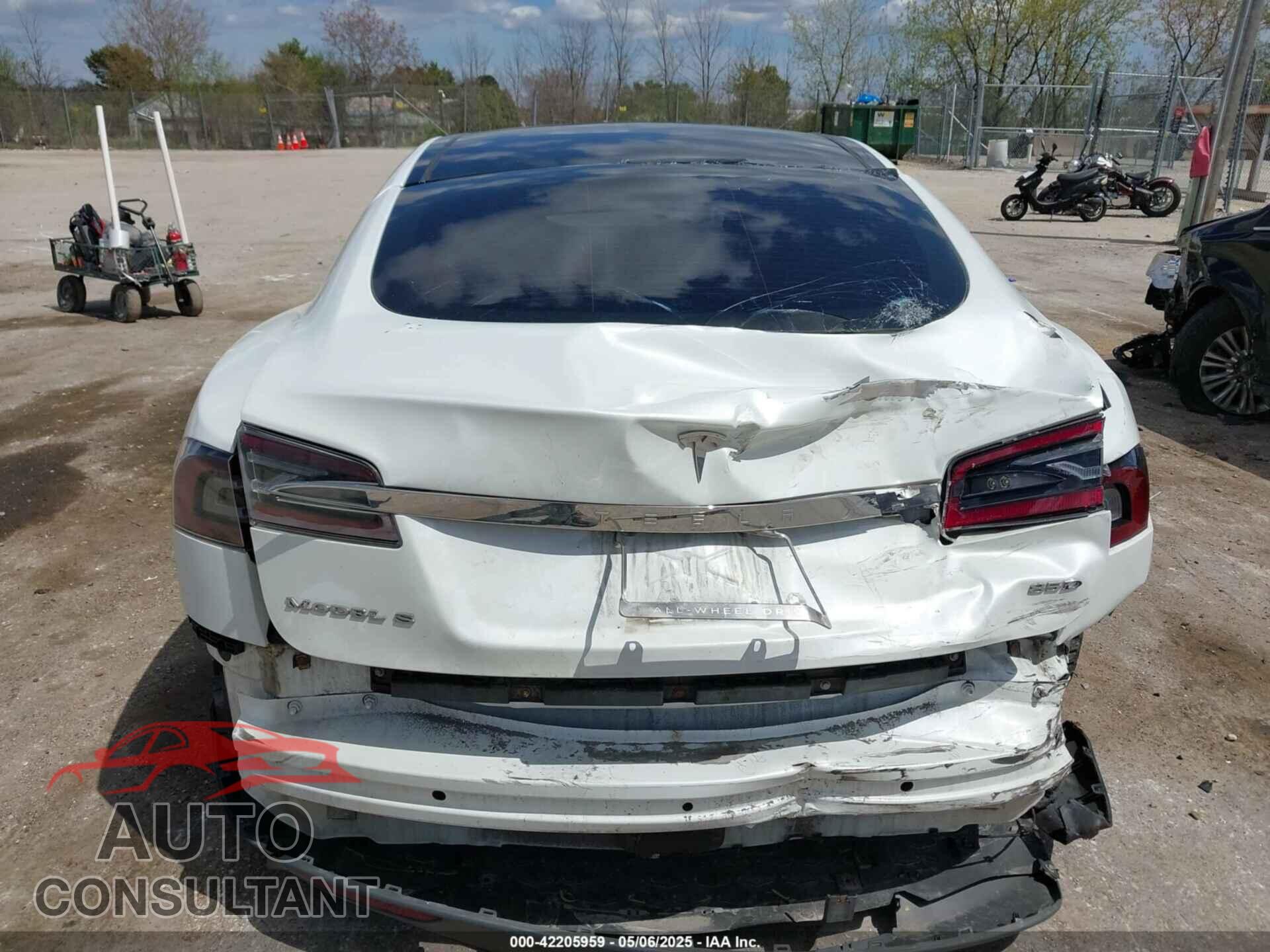 TESLA MODEL S 2015 - 5YJSA1H26FF084143