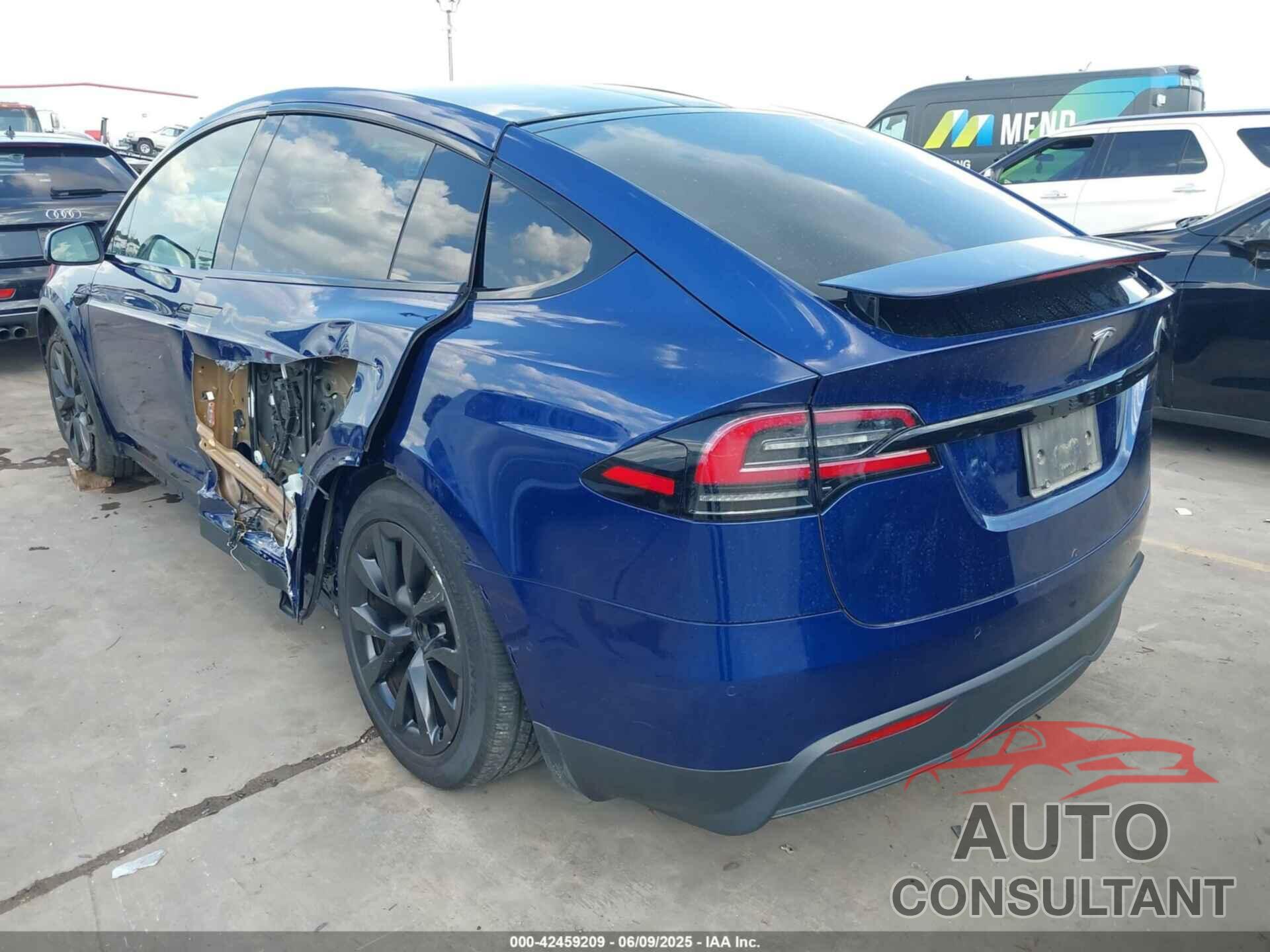 TESLA MODEL X 2022 - 7SAXCAE54NF359105