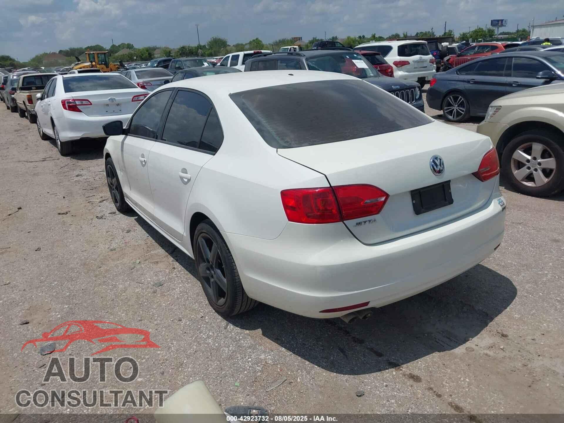 VOLKSWAGEN JETTA 2014 - 3VW2K7AJ7EM360306