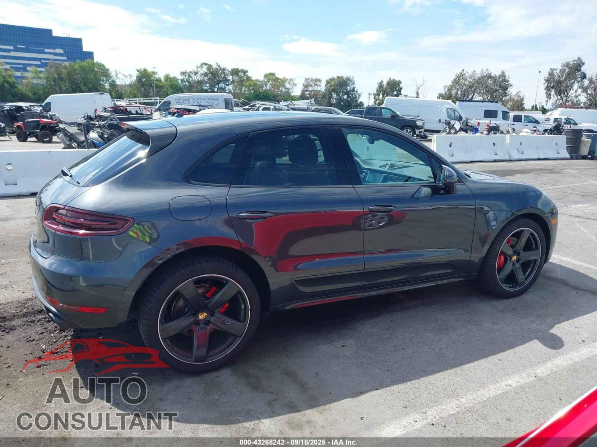 PORSCHE MACAN 2017 - WP1AG2A51HLB51007