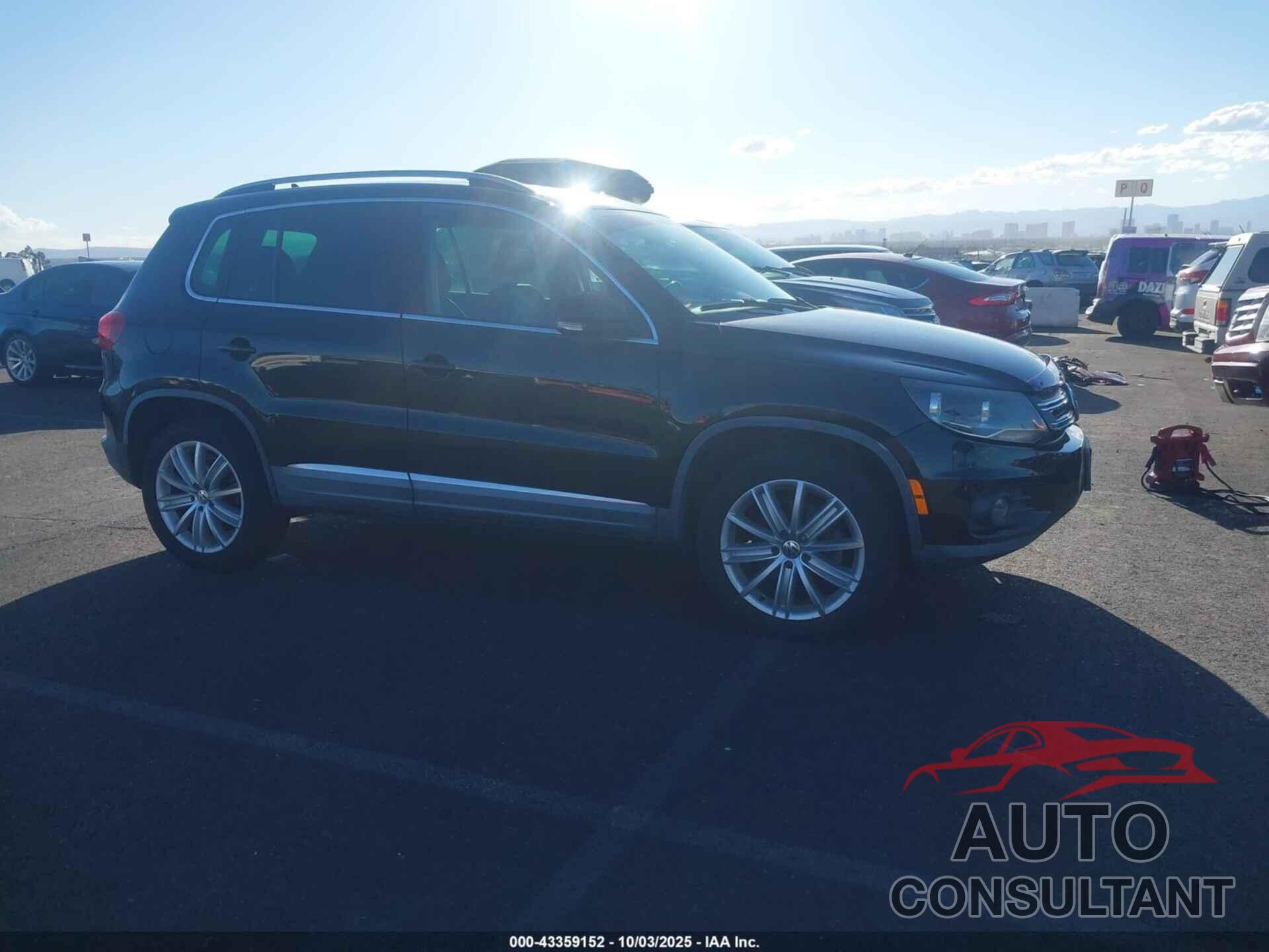 VOLKSWAGEN TIGUAN 2012 - WVGAV7AX9CW557612