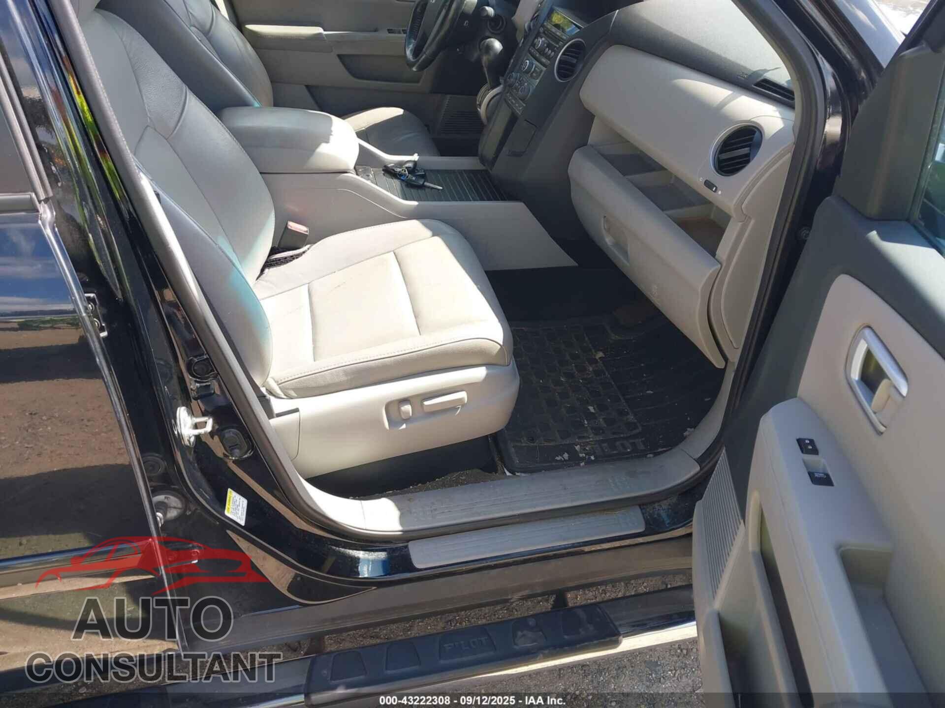 HONDA PILOT 2015 - 5FNYF4H53FB024165
