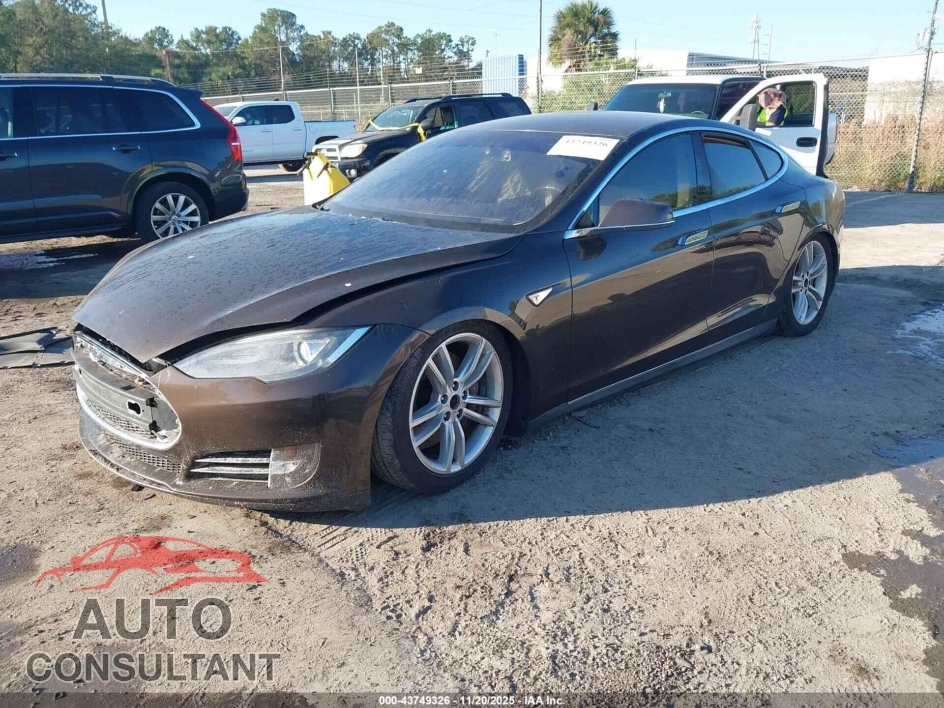 TESLA MODEL S 2012 - 5YJSA1CN2CFP01499