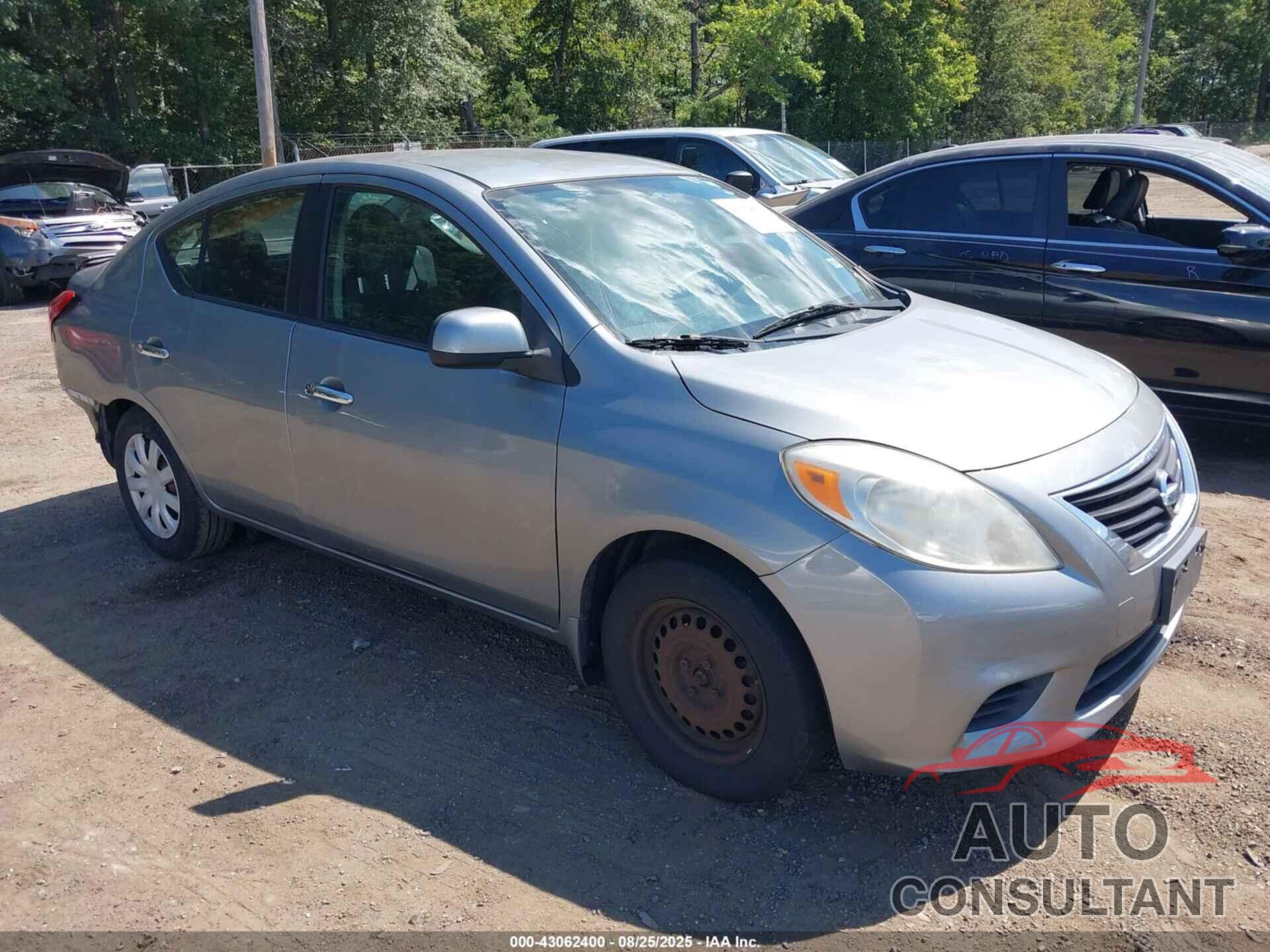 NISSAN VERSA 2013 - 3N1CN7AP3DL884045