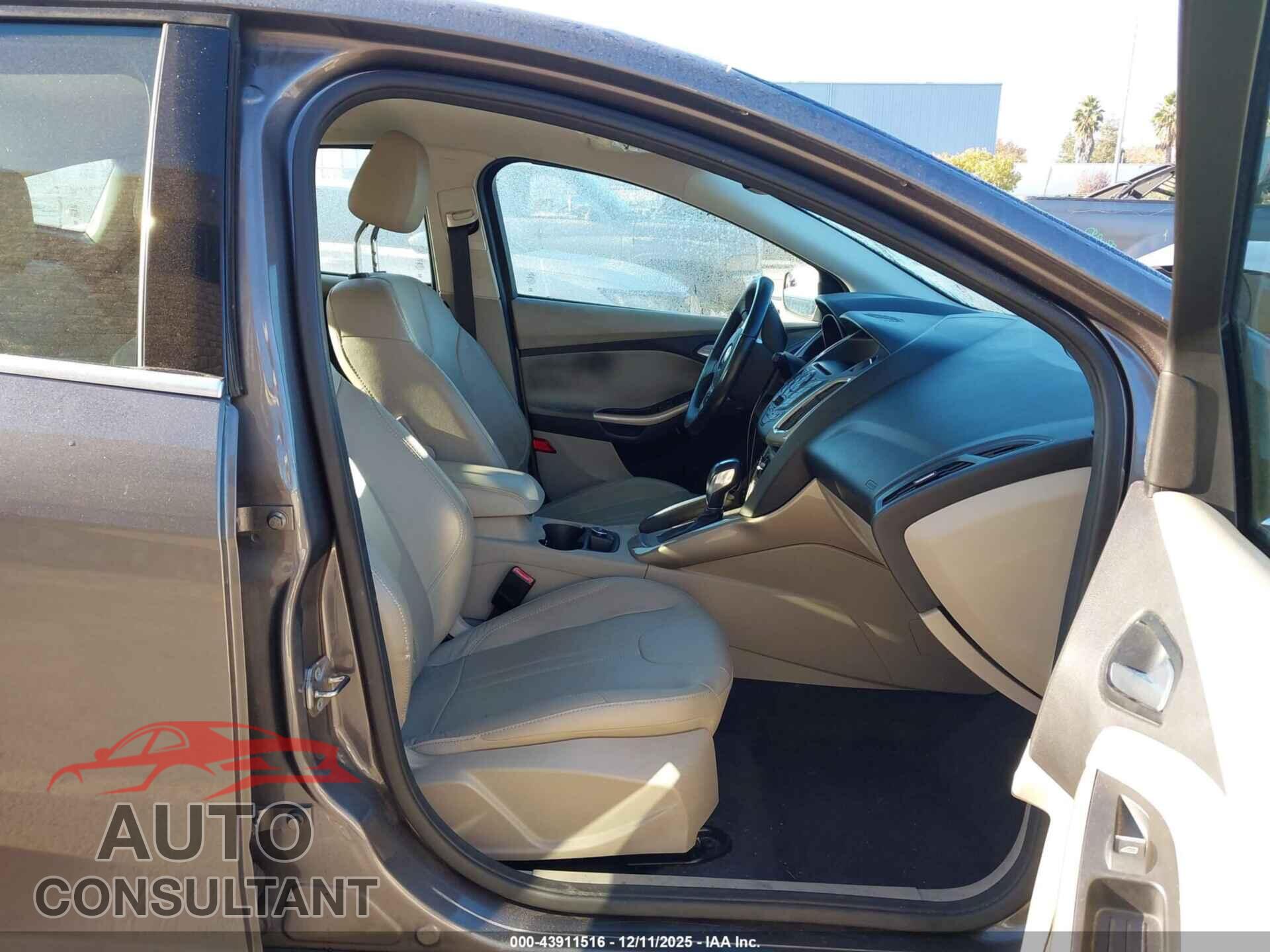 FORD FOCUS 2012 - 1FAHP3M25CL295083