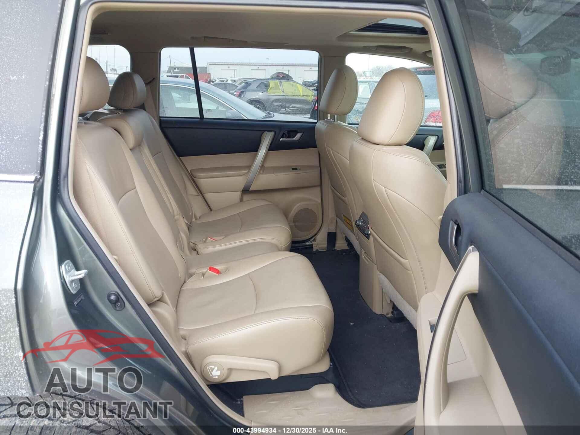 TOYOTA HIGHLANDER 2013 - 5TDBK3EH8DS189275