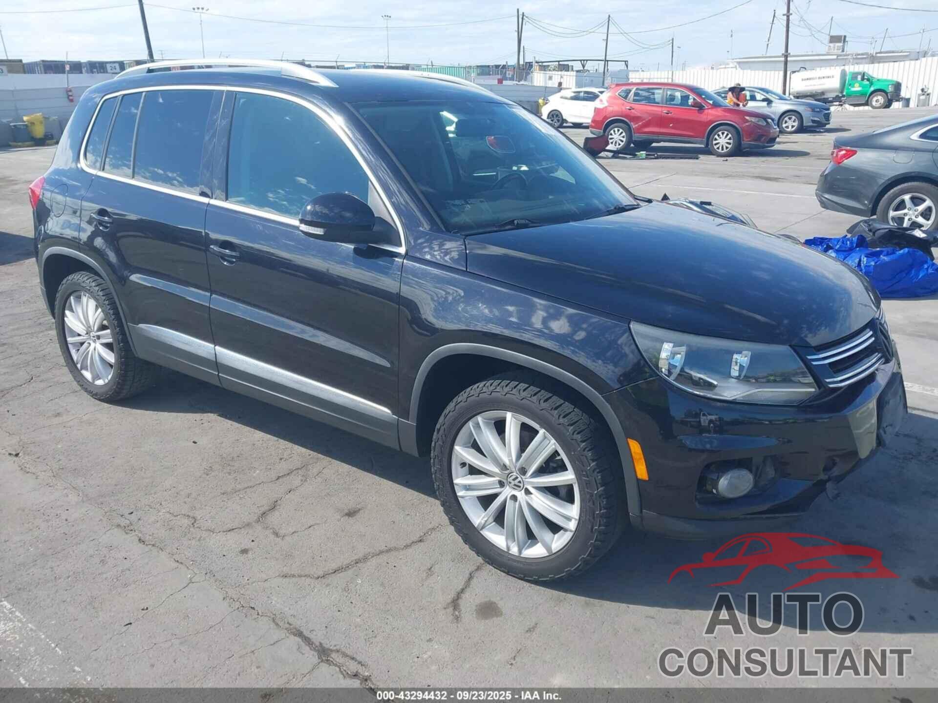 VOLKSWAGEN TIGUAN 2013 - WVGAV7AX6DW545208