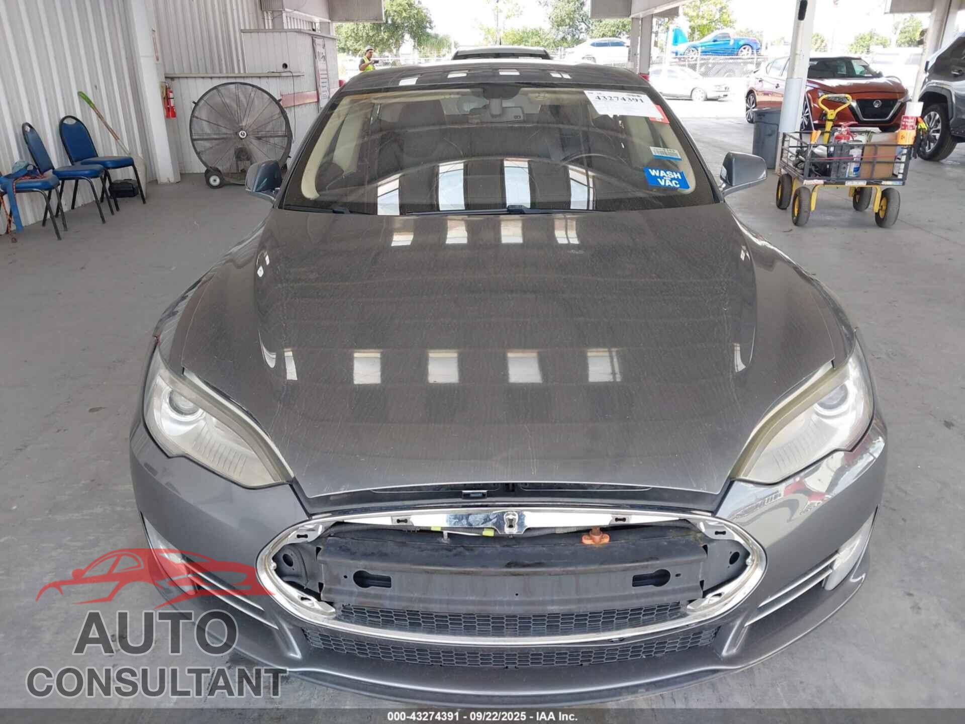 TESLA MODEL S 2013 - 5YJSA1DN5DFP13551