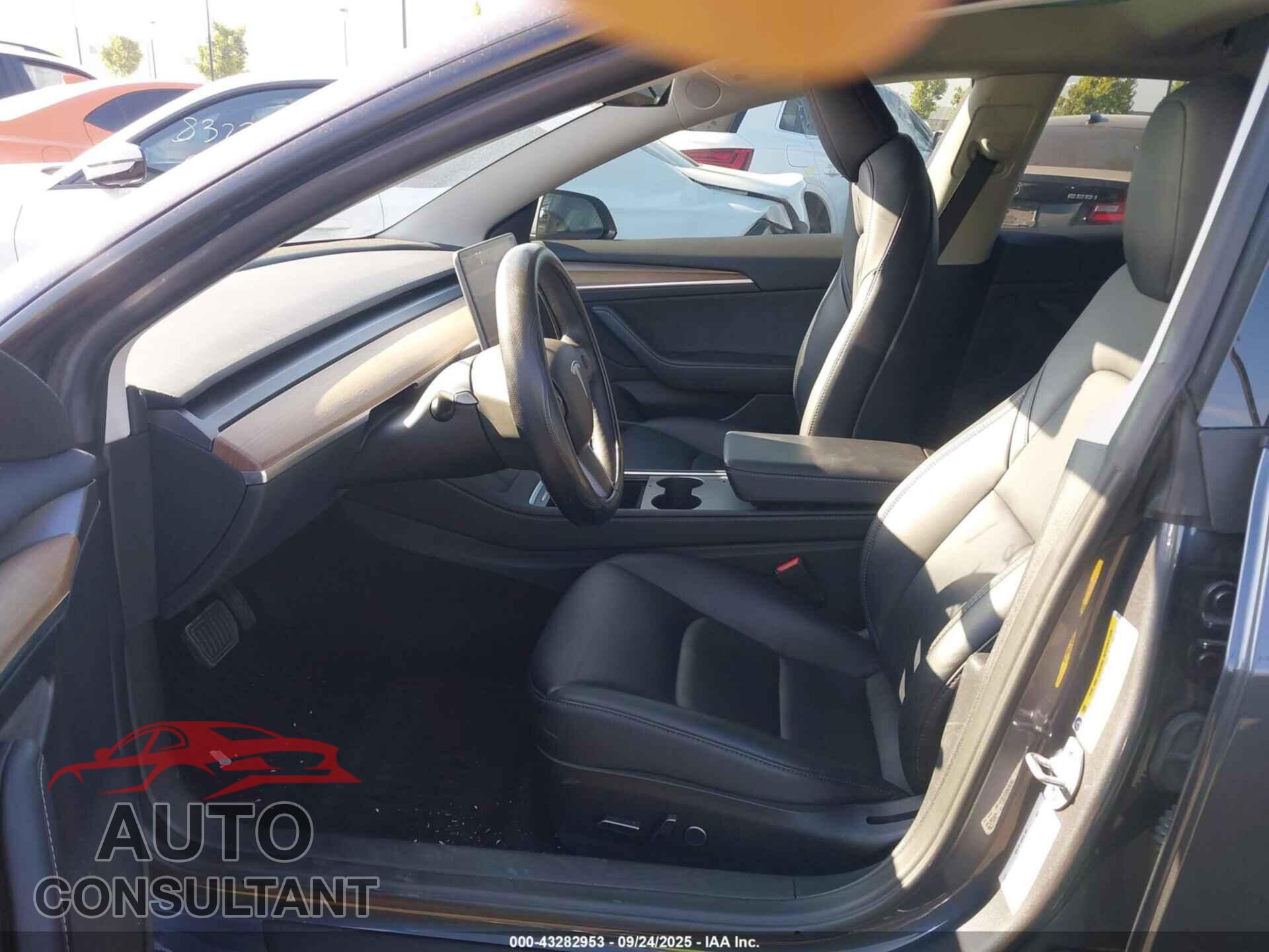 TESLA MODEL 3 2023 - 5YJ3E1EAXPF687487