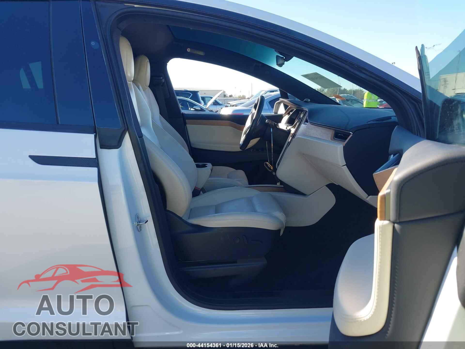 TESLA MODEL X 2020 - 5YJXCBE21LF228901