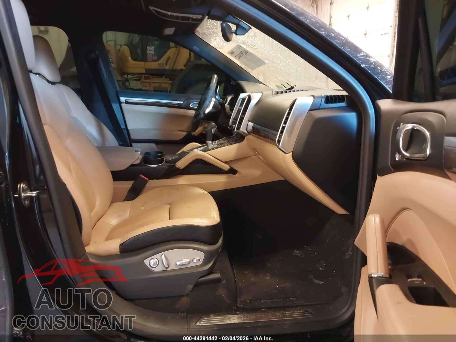 PORSCHE CAYENNE 2017 - WP1AB2A29HLA53251