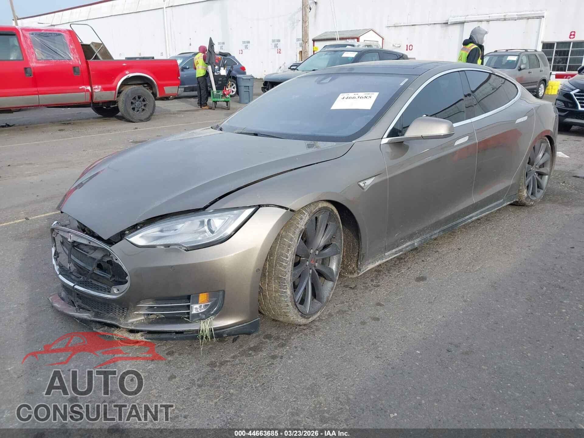TESLA MODEL S 2015 - 5YJSA1E23FF120178