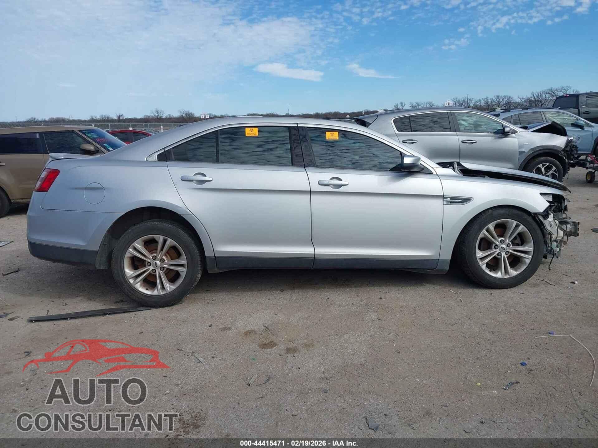 FORD TAURUS 2015 - 1FAHP2E87FG203157