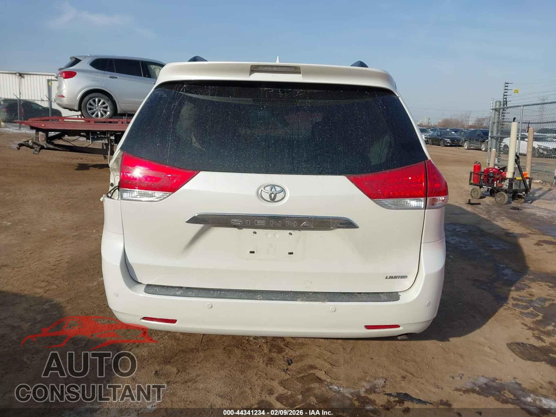 TOYOTA SIENNA 2011 - 5TDYK3DC9BS006740