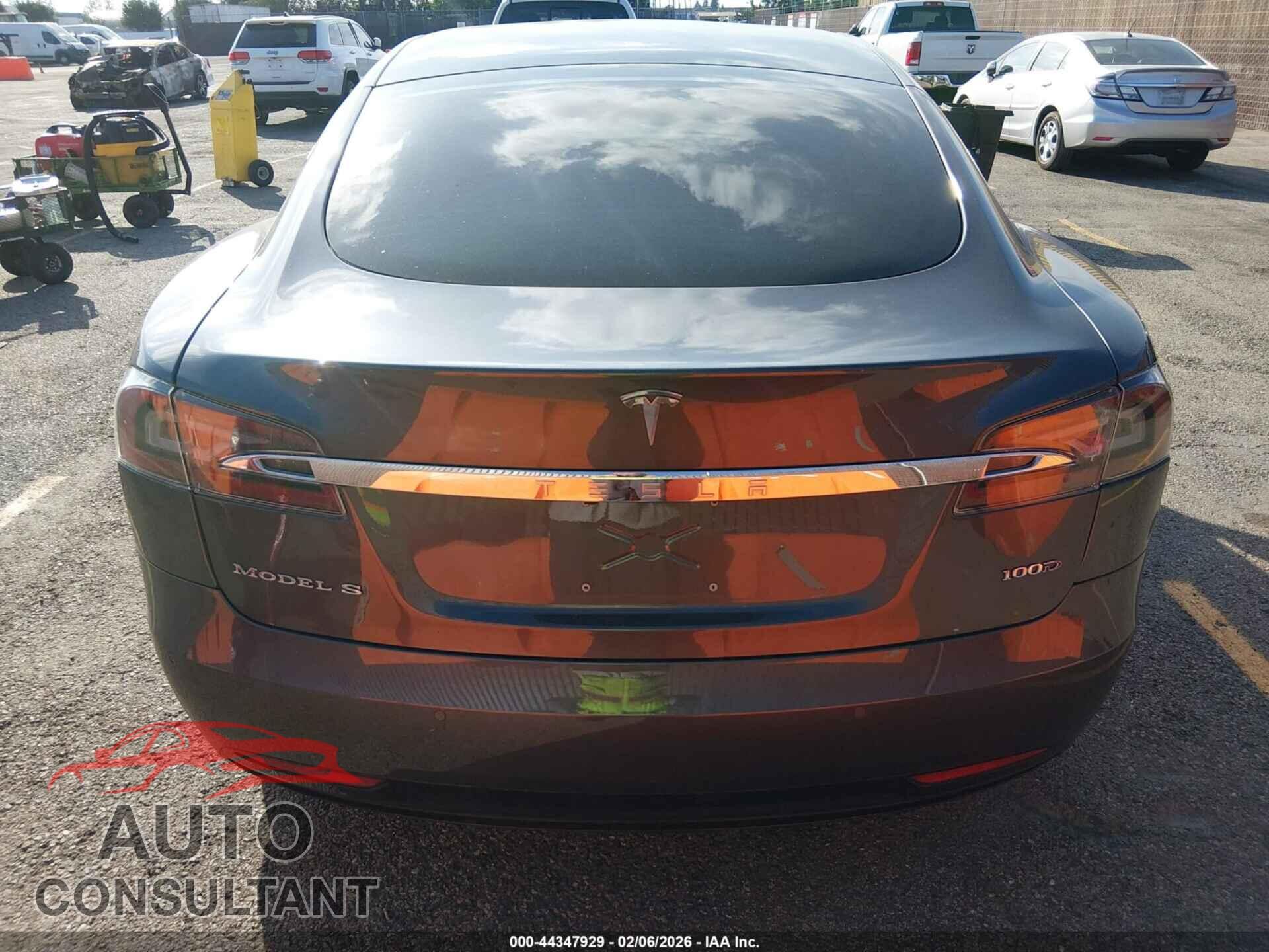 TESLA MODEL S 2018 - 5YJSA1E28JF295227