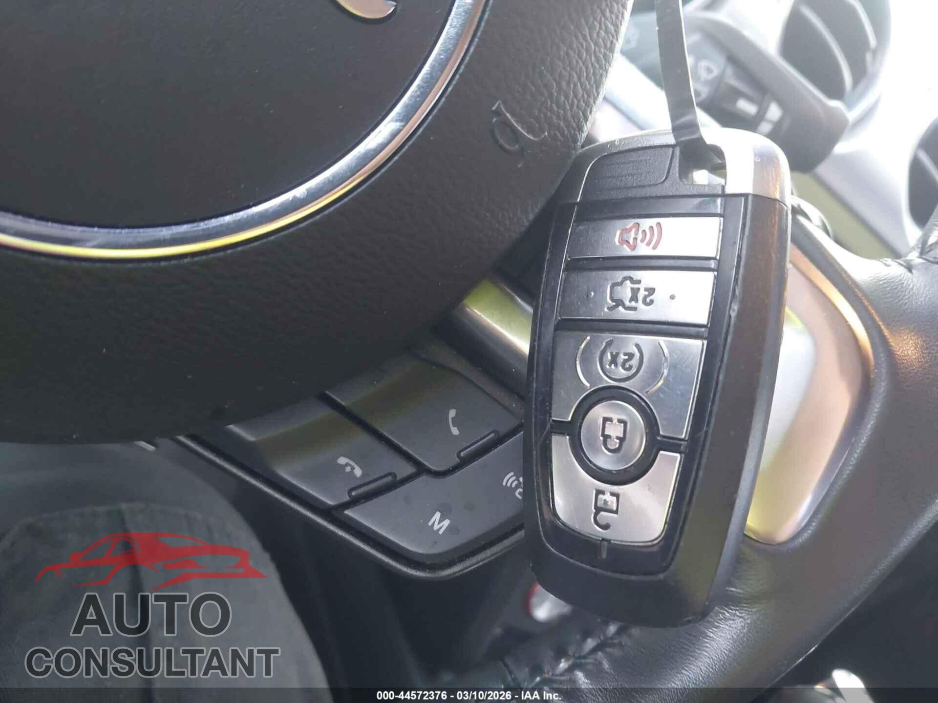 FORD MUSTANG 2018 - 1FA6P8TH8J5116871