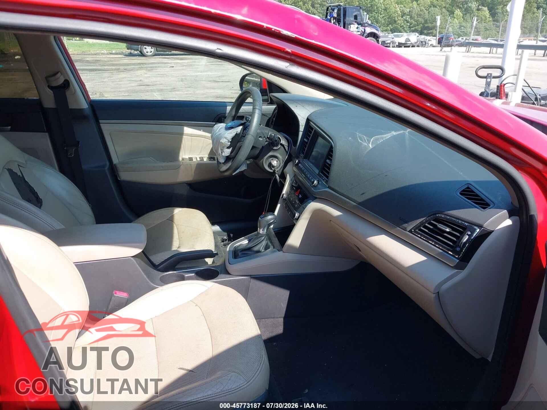 HYUNDAI ELANTRA 2018 - 5NPD84LF5JH257404