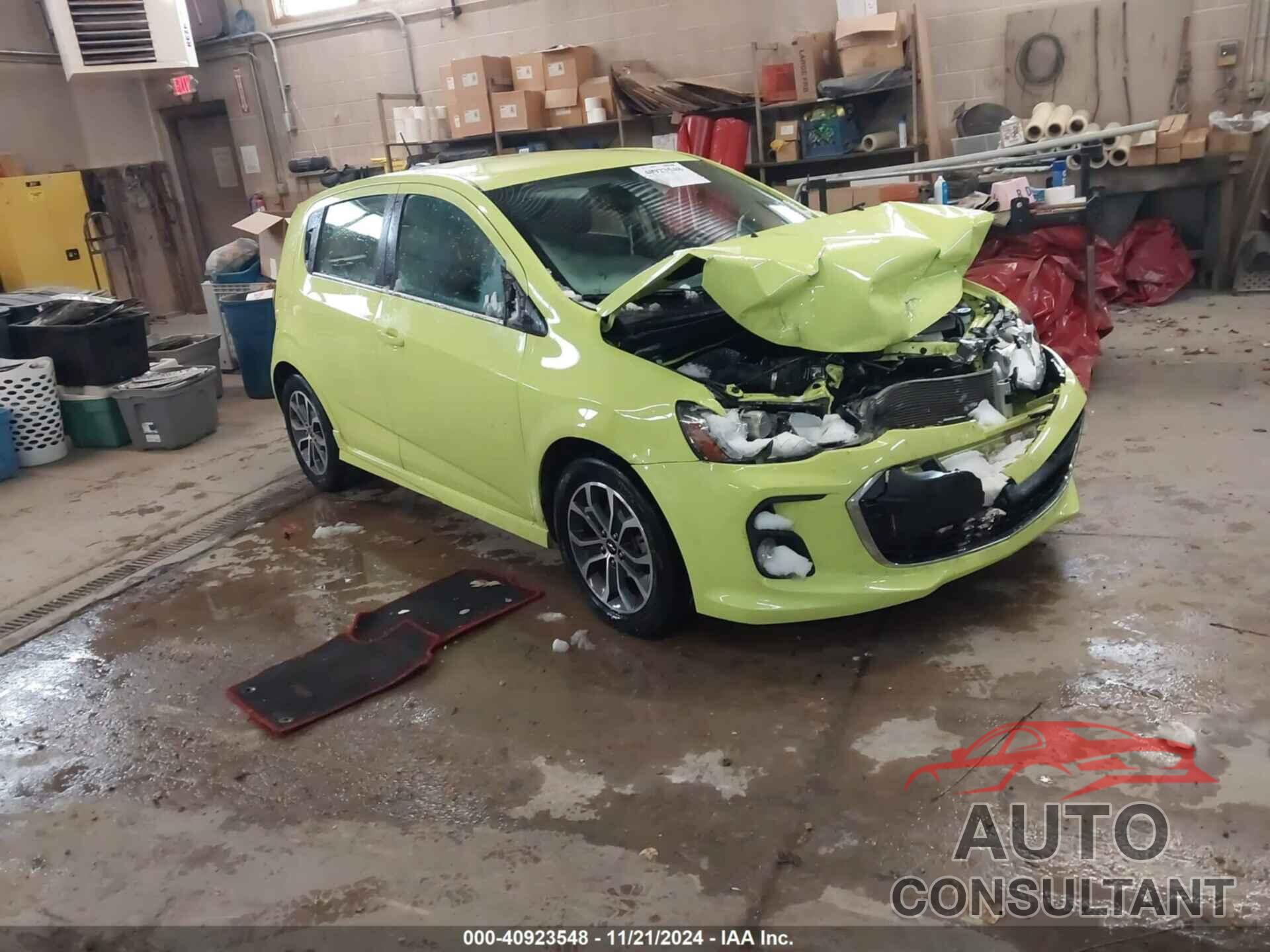 CHEVROLET SONIC 2019 - 1G1JD6SB9K4138666