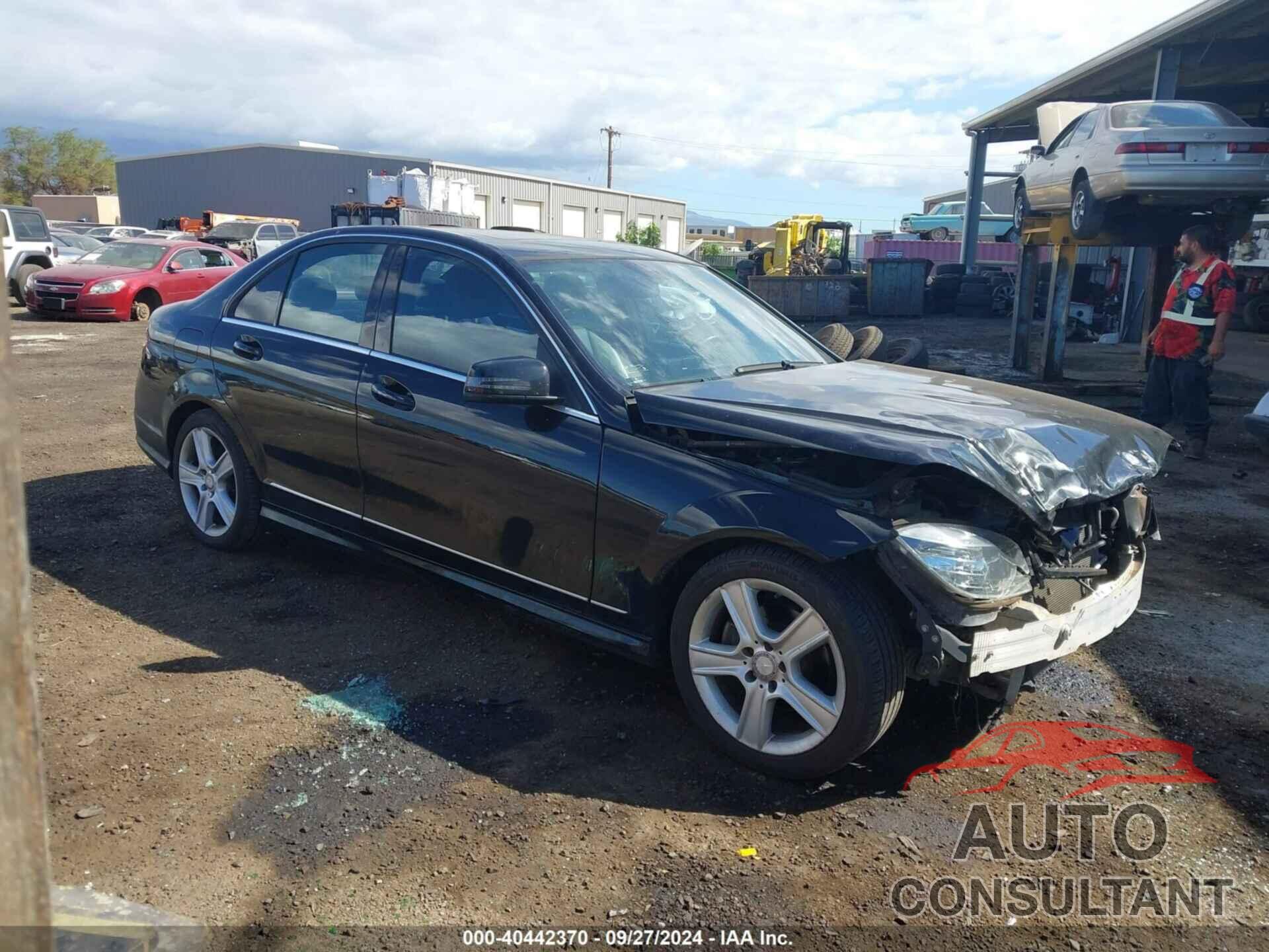 MERCEDES-BENZ C 300 2011 - WDDGF5EB1BR160705