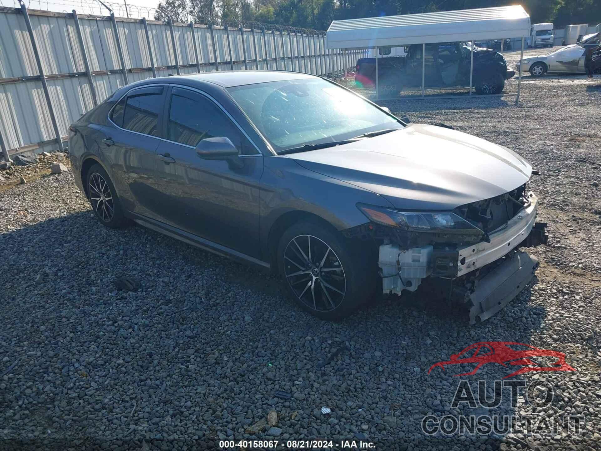 TOYOTA CAMRY 2021 - 4T1G11AK4MU551835