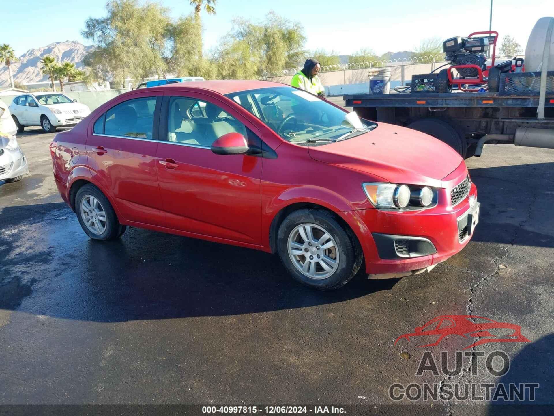 CHEVROLET SONIC 2015 - 1G1JC5SH6F4132072