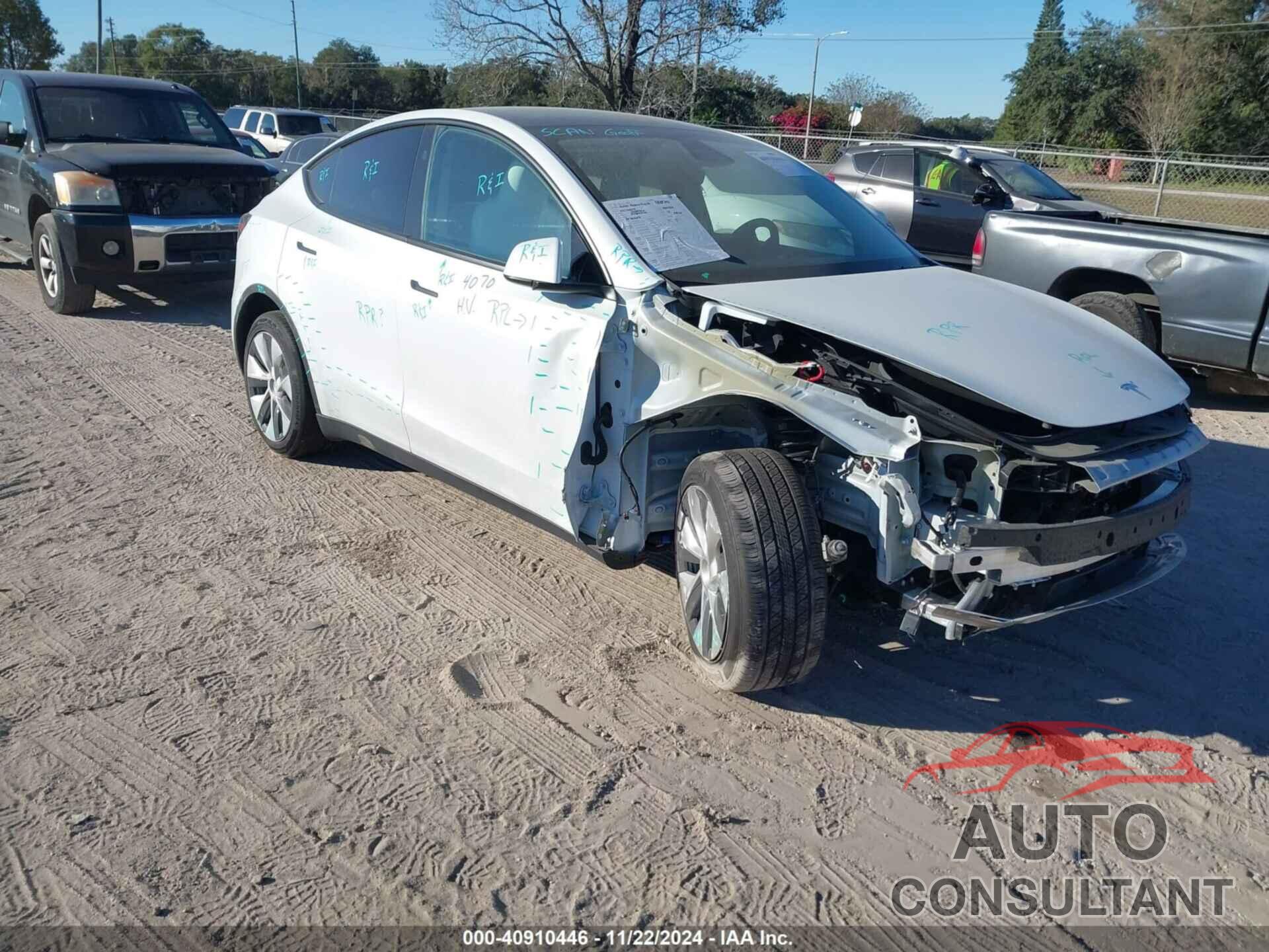 TESLA MODEL Y 2023 - 7SAYGDED0PF967658