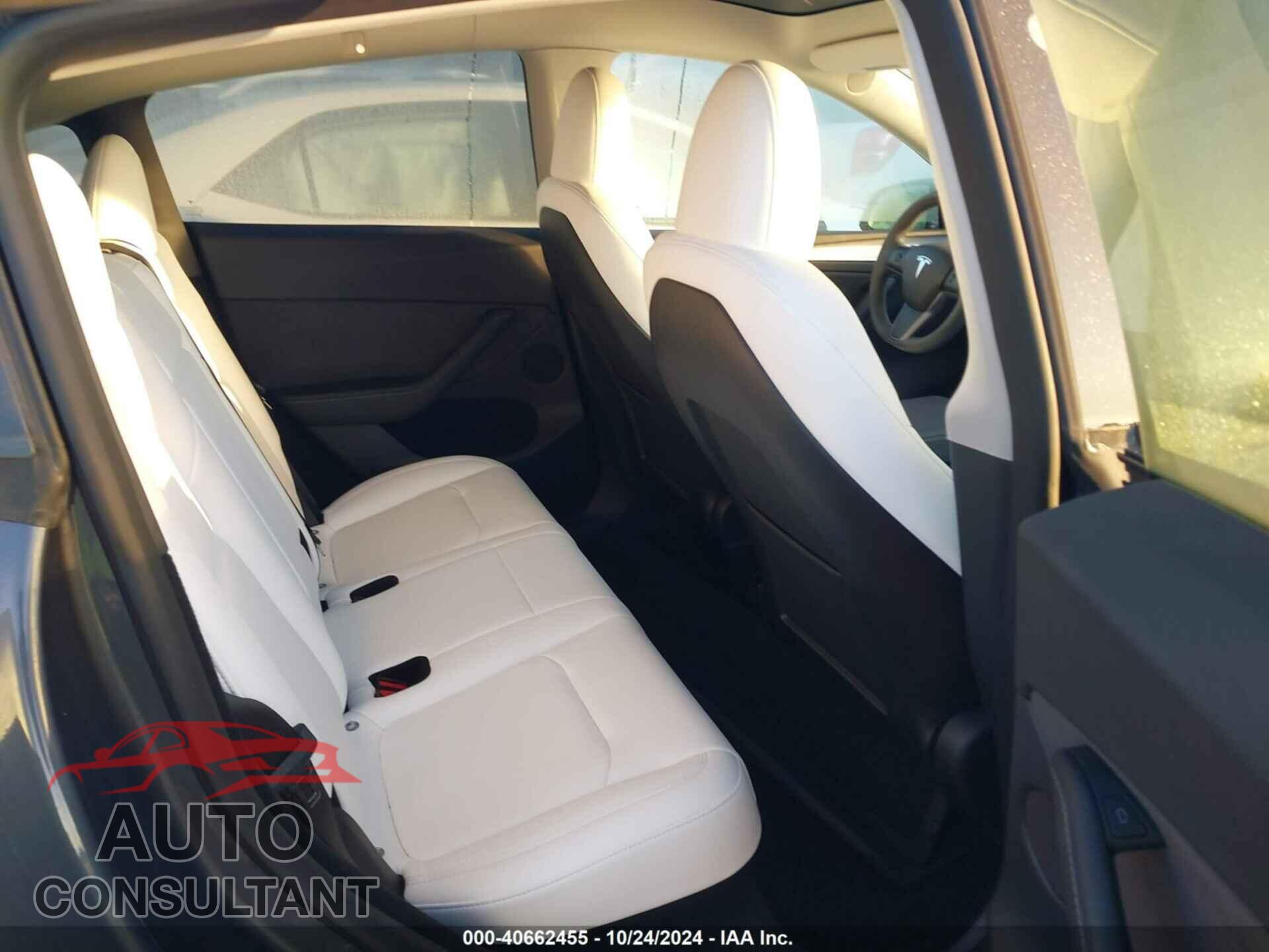 TESLA MODEL Y 2023 - 7SAYGDEE2PF754624
