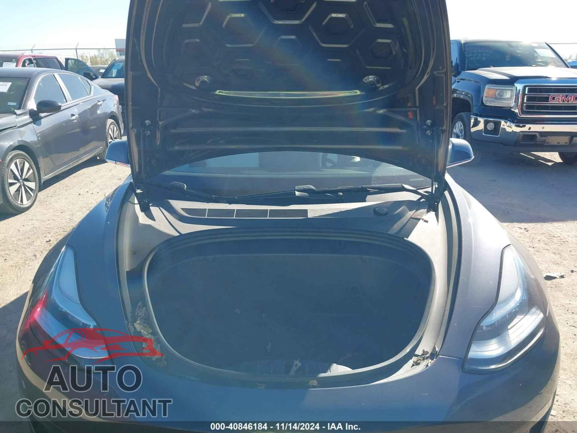 TESLA MODEL 3 2018 - 5YJ3E1EA9JF181186