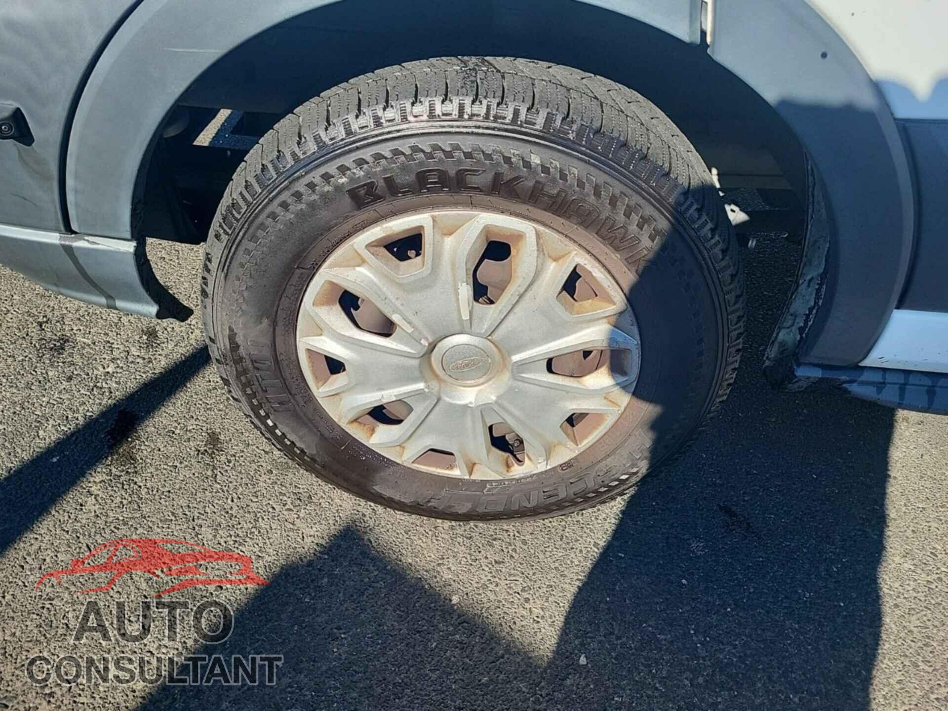 FORD TRANSIT 2017 - 1FTYE1YM4HKB28131