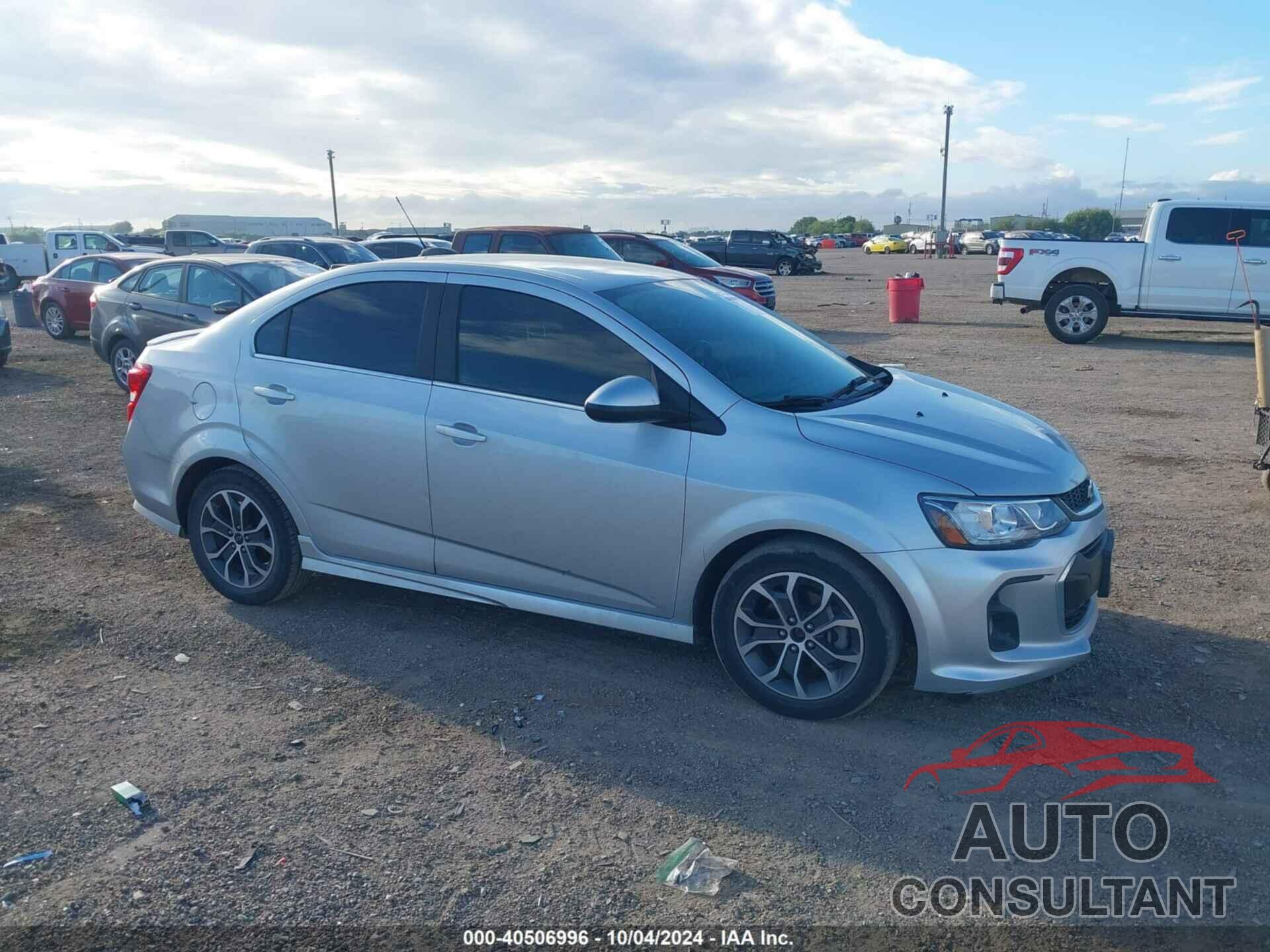 CHEVROLET SONIC 2019 - 1G1JD5SB6K4149375