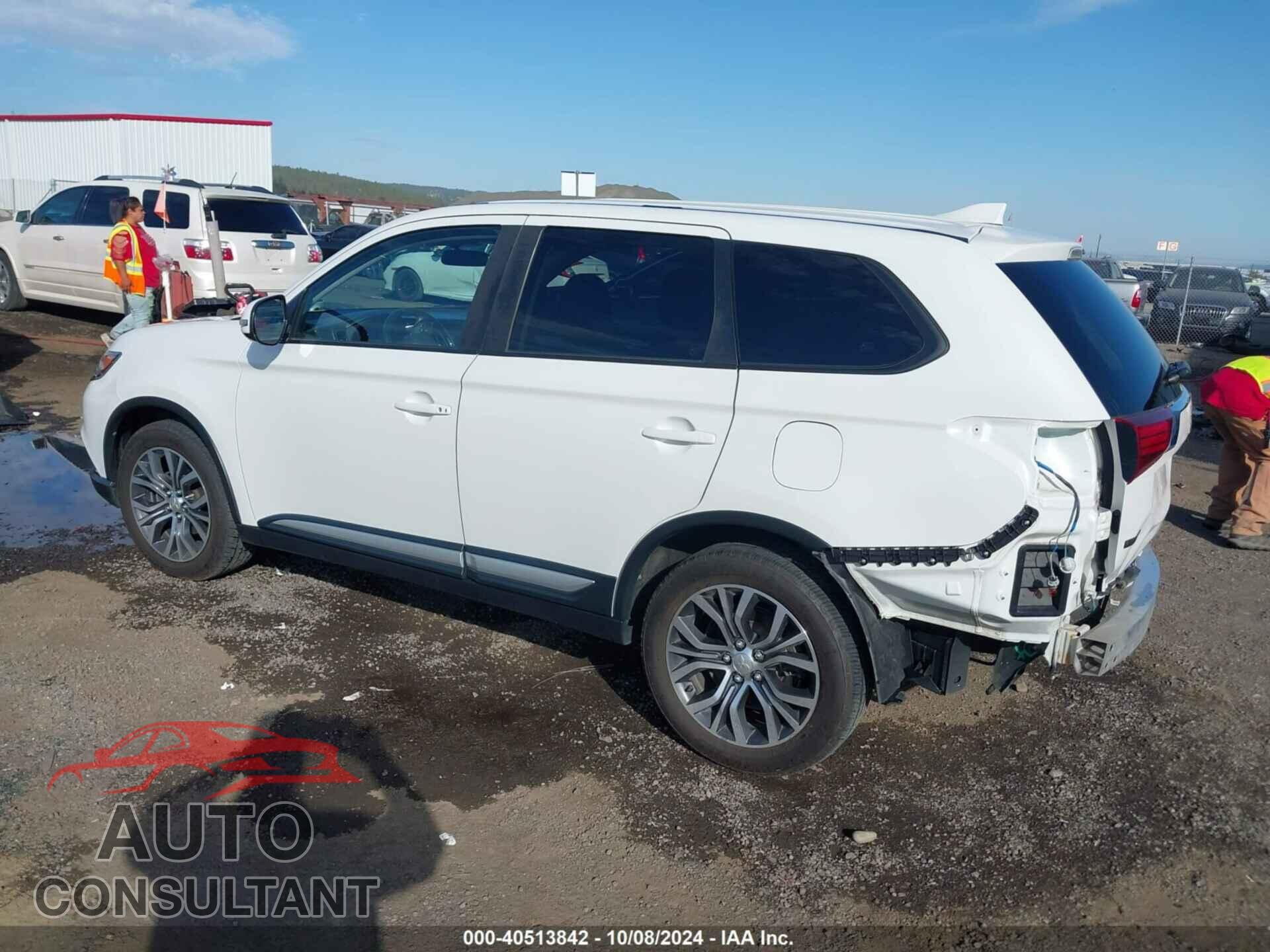 MITSUBISHI OUTLANDER 2018 - JA4AZ3A35JZ038089