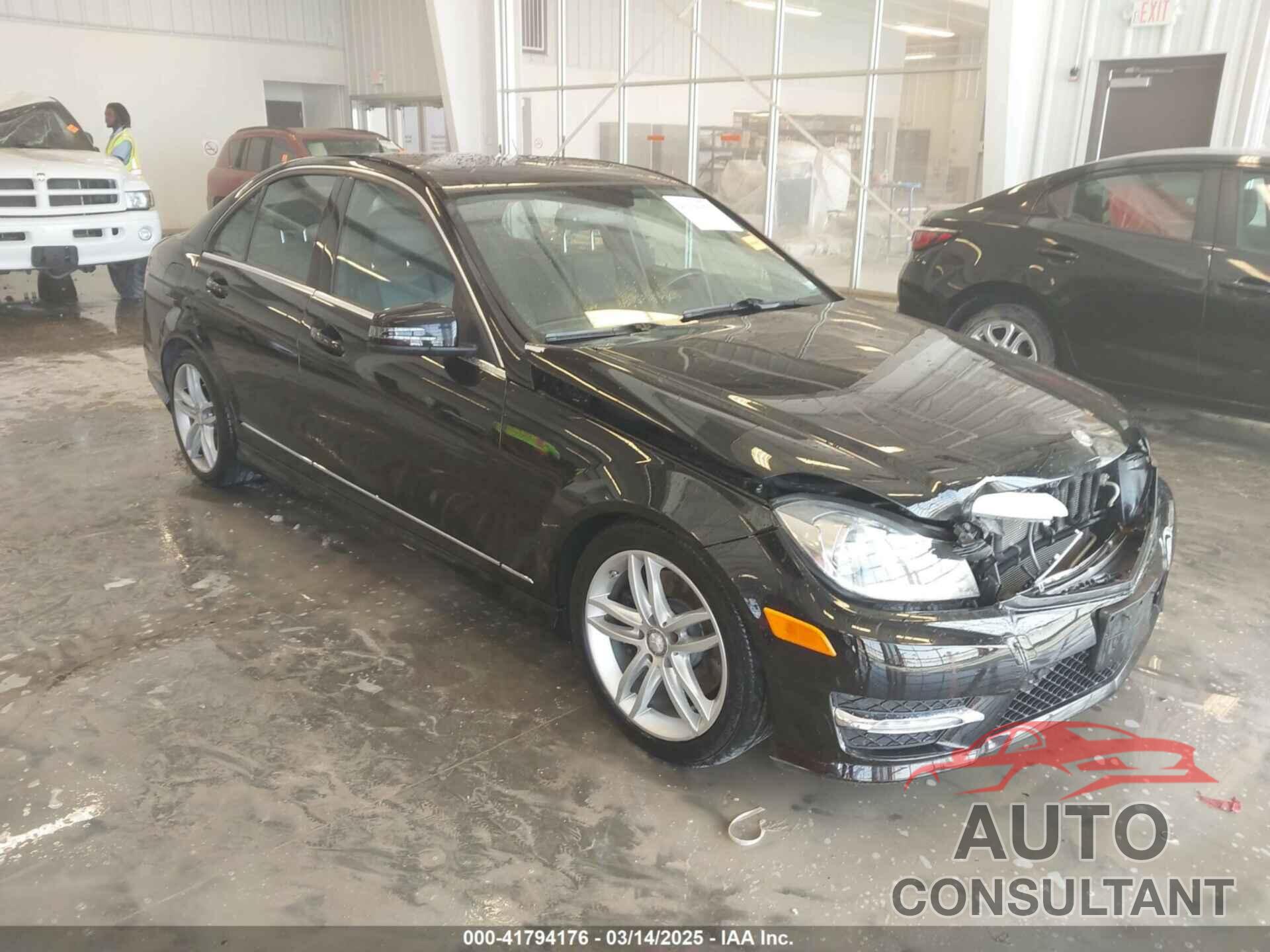 MERCEDES-BENZ C 300 2013 - WDDGF8AB3DR244597