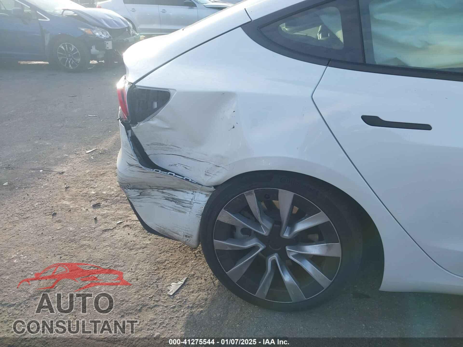 TESLA MODEL 3 2024 - 5YJ3E1EA9RF751845