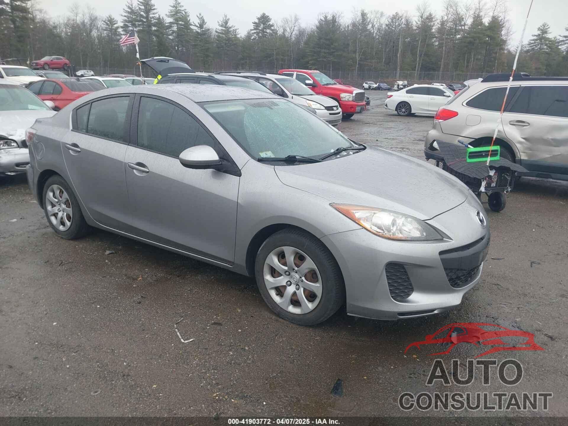 MAZDA MAZDA3 2012 - JM1BL1UF4C1557142