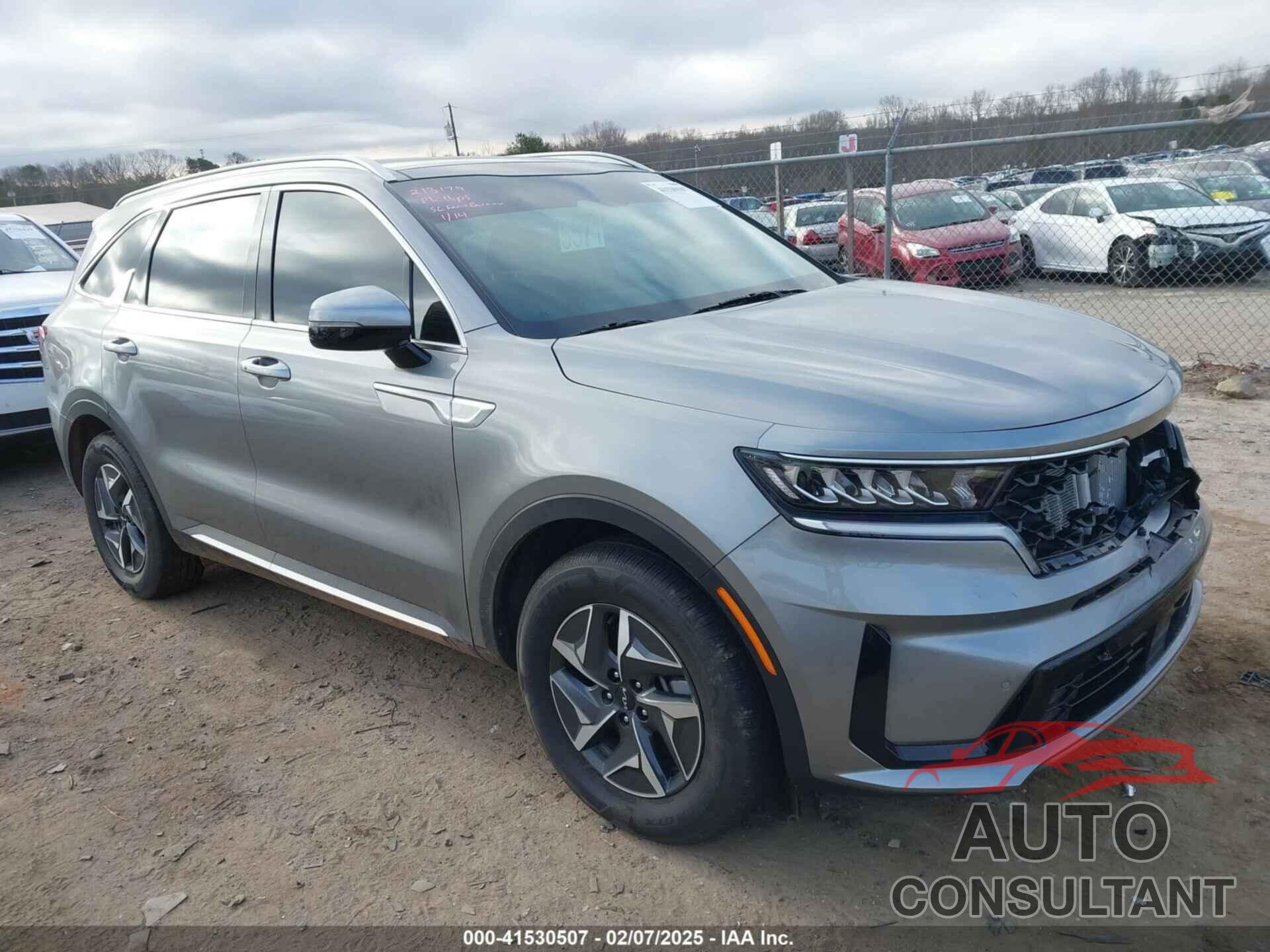 KIA SORENTO HYBRID 2023 - KNDRH4LG2P5173421