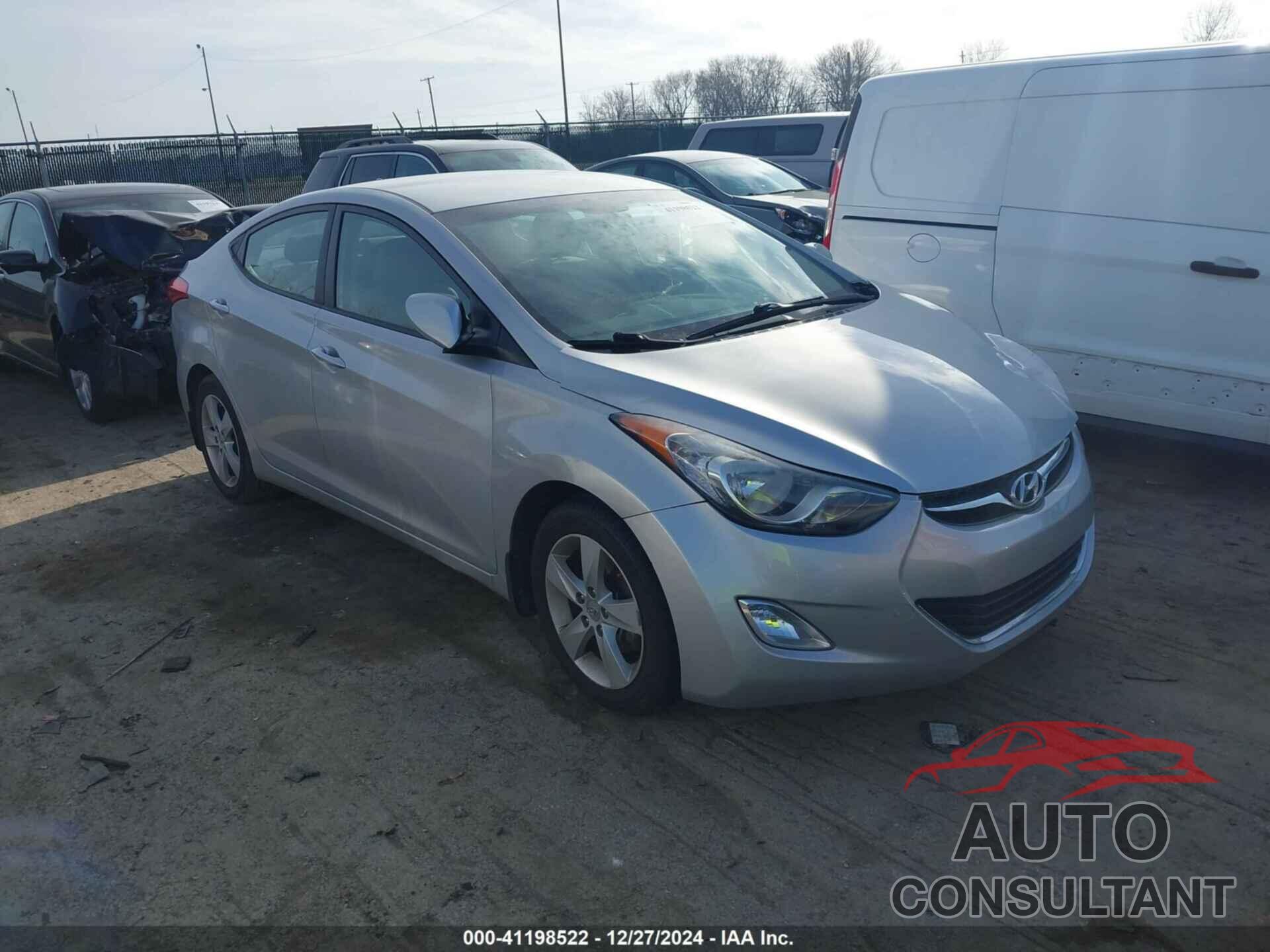 HYUNDAI ELANTRA 2013 - KMHDH4AE8DU960916