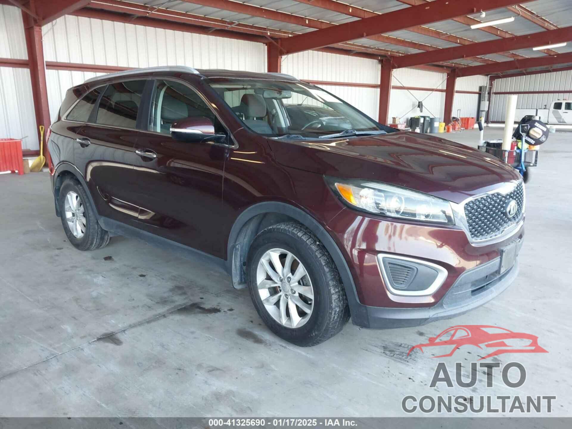 KIA SORENTO 2017 - 5XYPG4A31HG260018