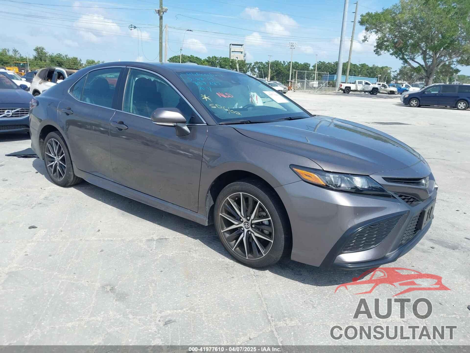 TOYOTA CAMRY 2024 - 4T1G11AK8RU901040