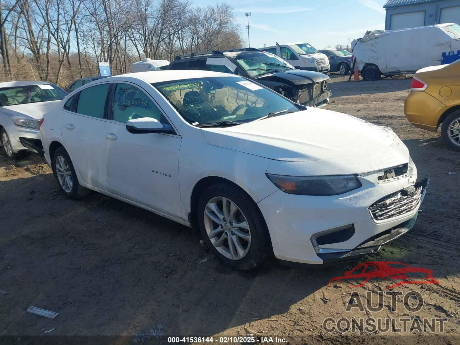 CHEVROLET MALIBU 2017 - 1G1ZE5ST1HF137785
