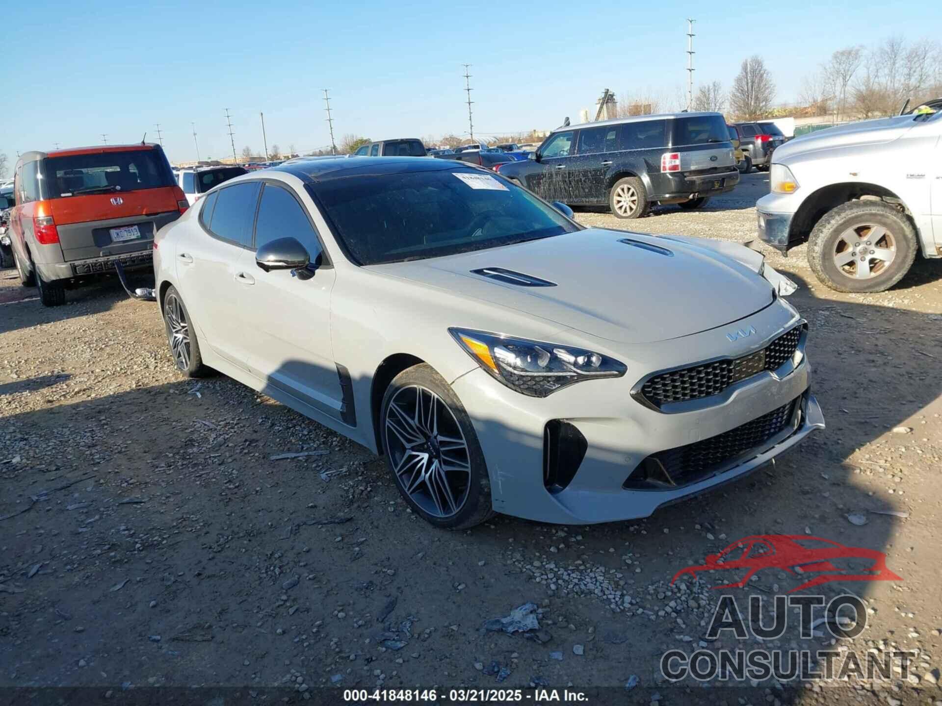 KIA STINGER 2023 - KNAE55LC8P6131689