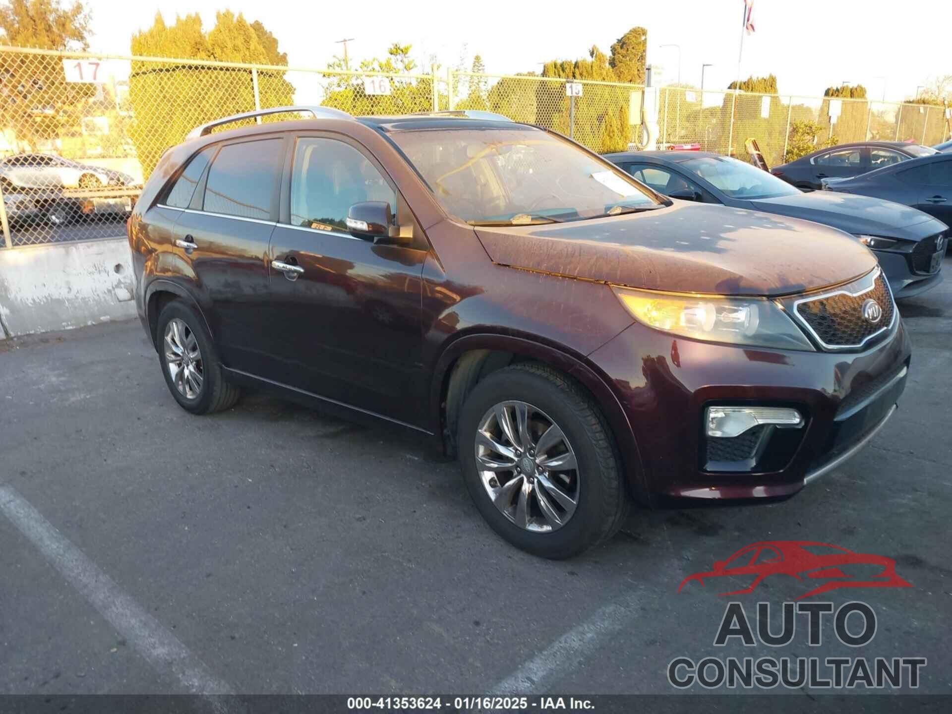 KIA SORENTO 2012 - 5XYKW4A25CG283007