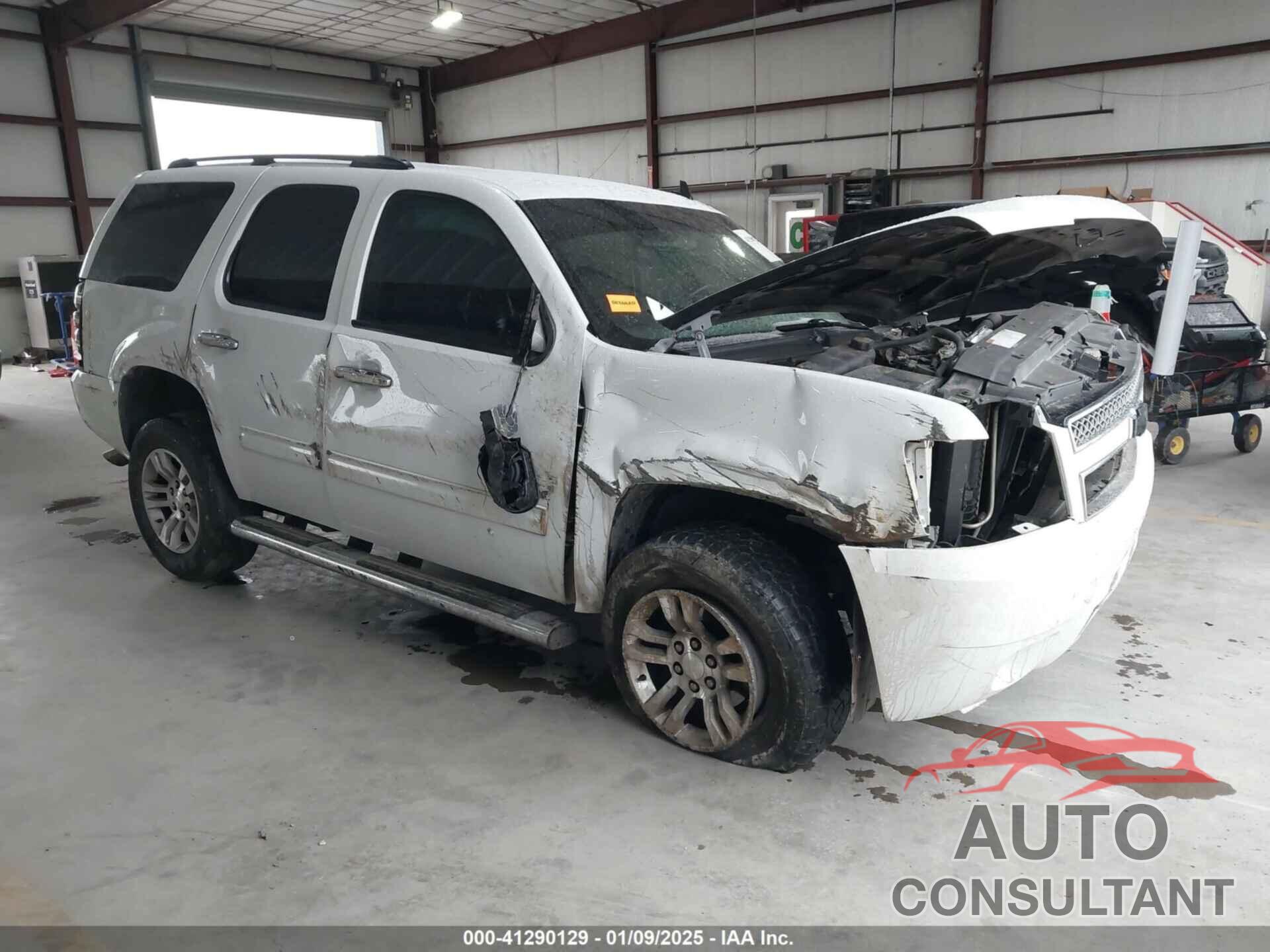 CHEVROLET TAHOE 2013 - 1GNSCAE09DR249095