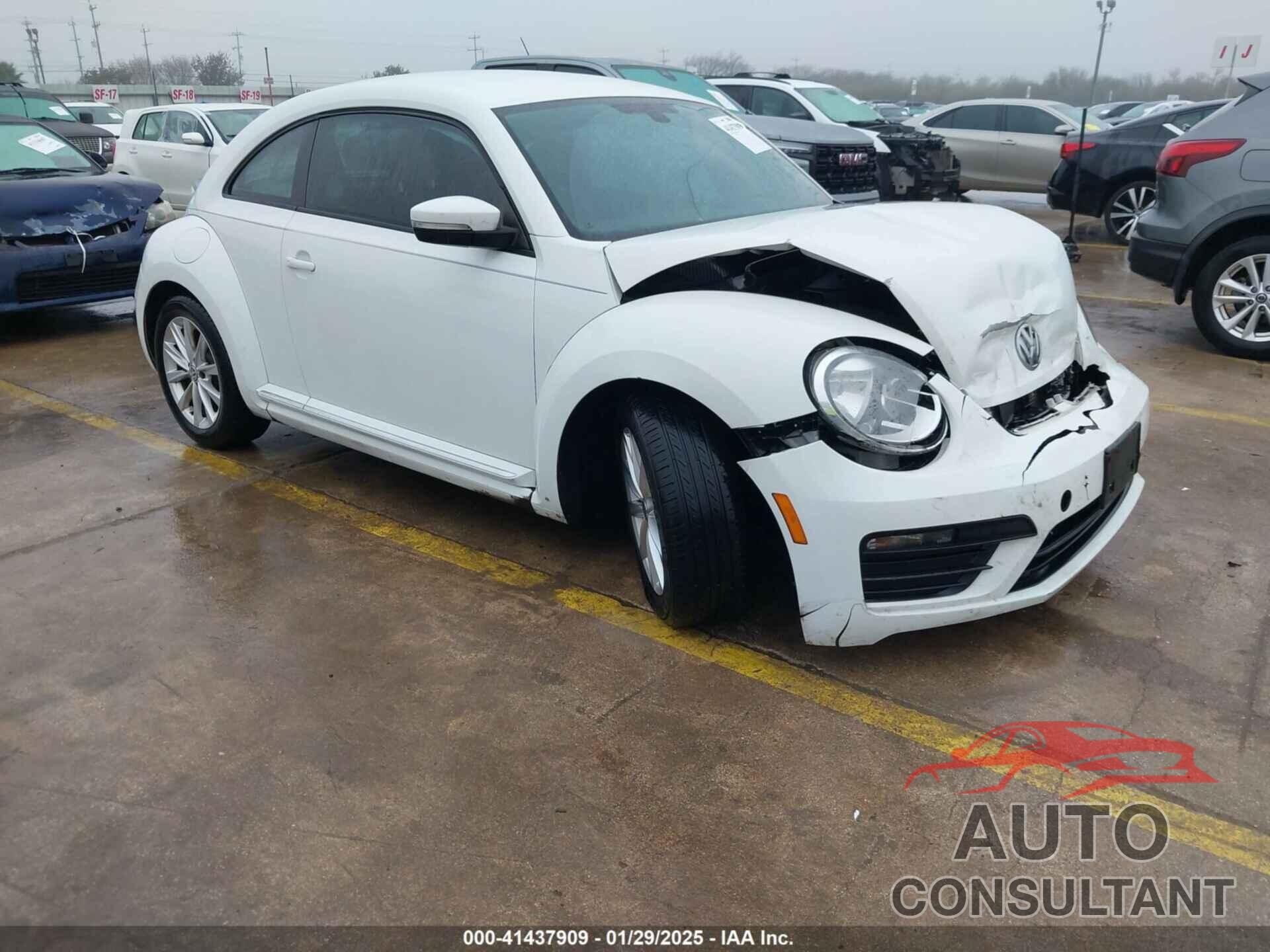 VOLKSWAGEN BEETLE 2018 - 3VWFD7AT3JM703443