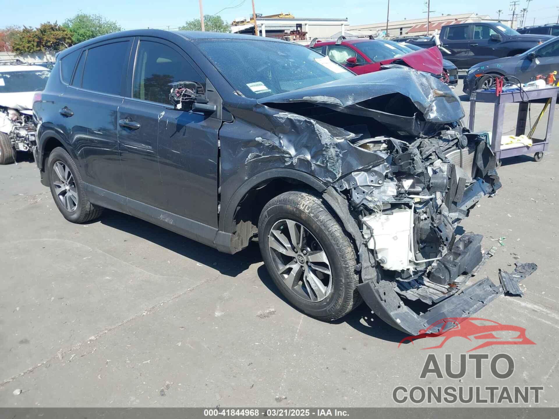 TOYOTA RAV4 2018 - JTMWFREV7JD122074