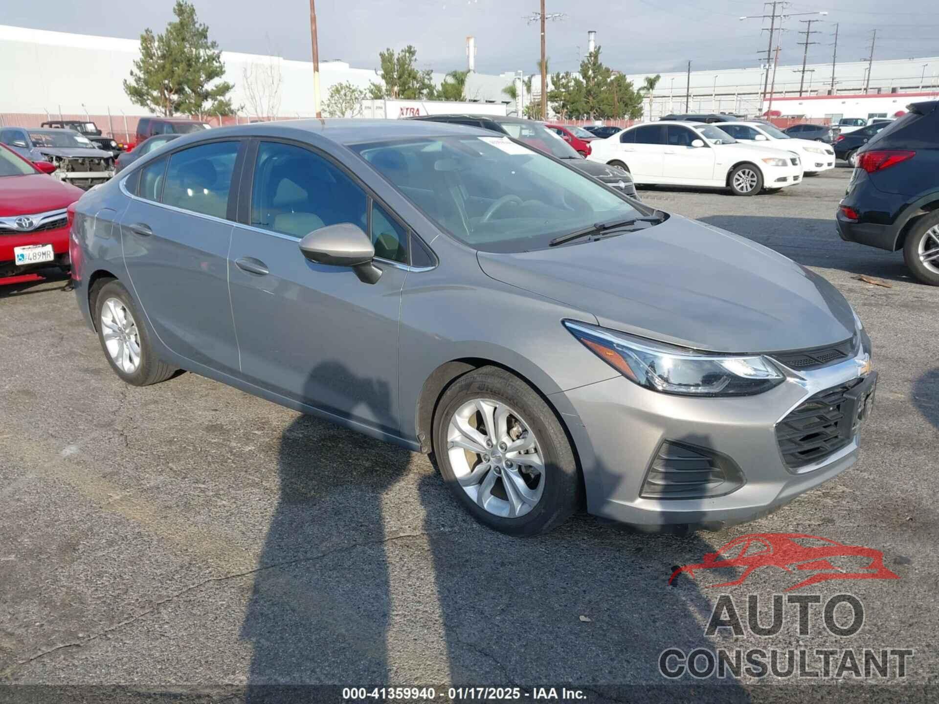 CHEVROLET CRUZE 2019 - 1G1BE5SM1K7132517